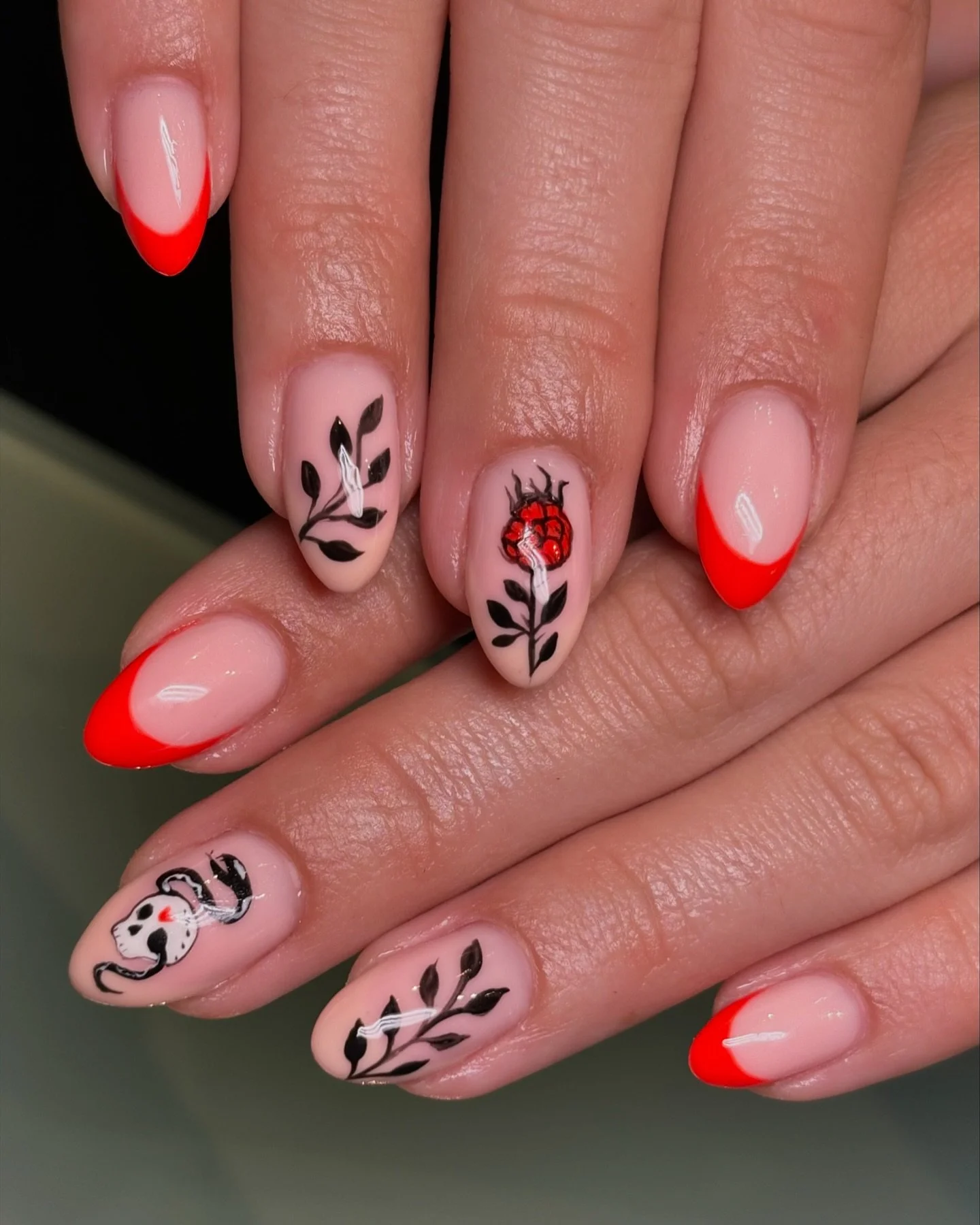 Some subtle Halloween nails from the desk of @smbnails_ ππ»π