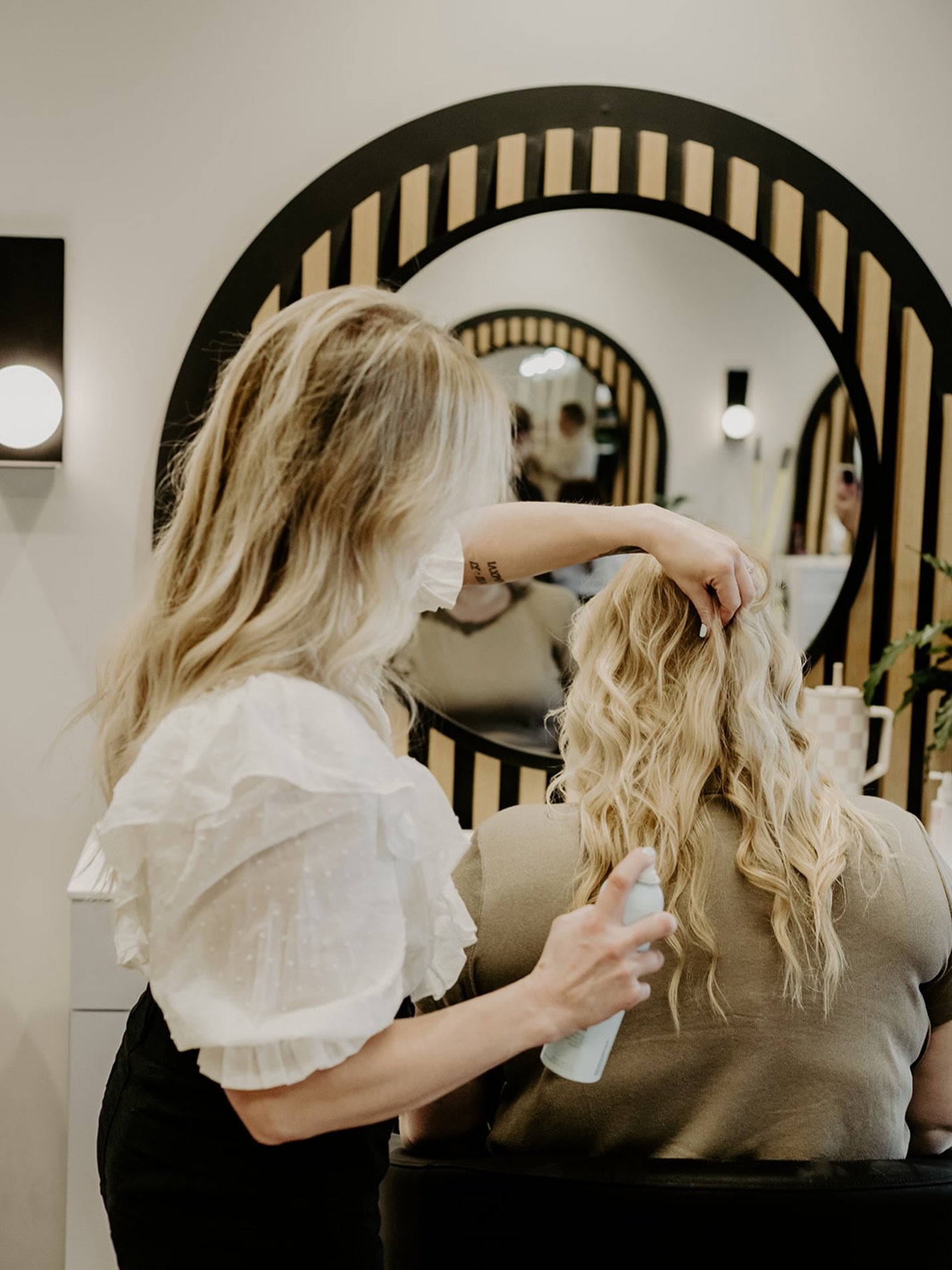An upcoming event deserves a polished finish. ✨
Book your blowout and step in with confidence, shine, and style that lasts all night. 😊

@simplicity_photo_