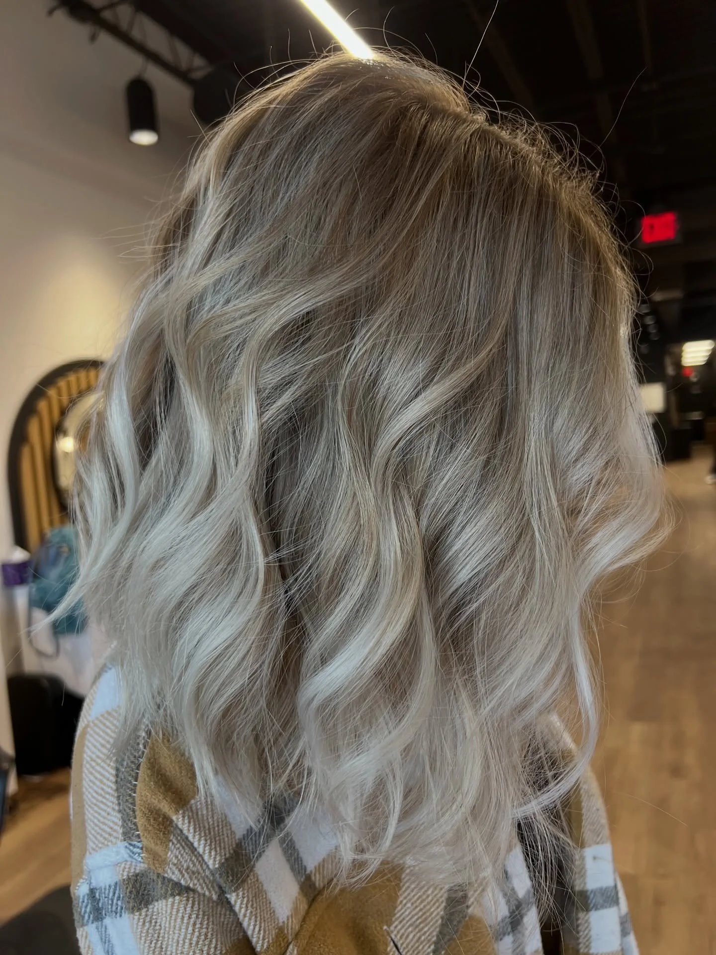 Blonde refresh complete by @stellaandshay_caitie ✨