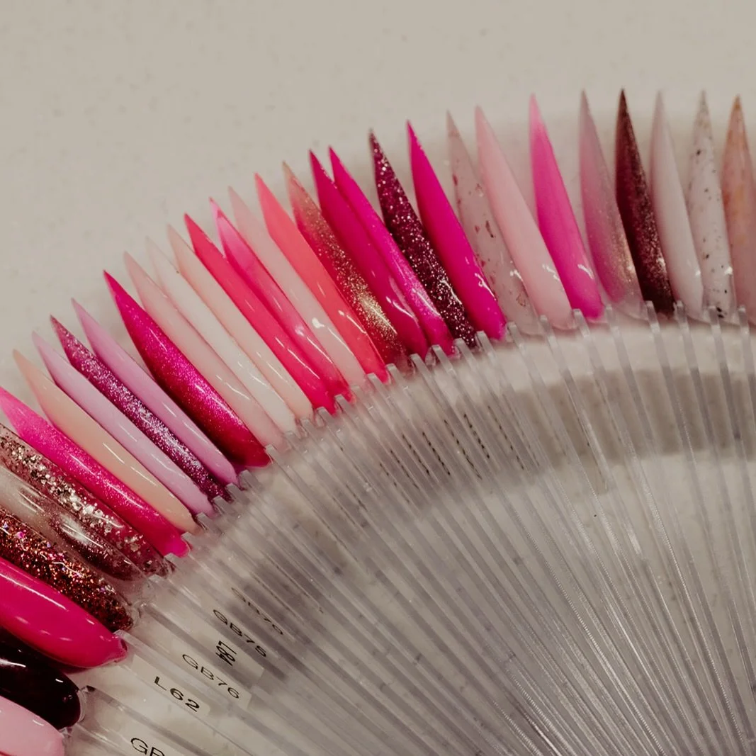 Soooo ready for spring colors in the back room!!! 

📸: @simplicity_photo_