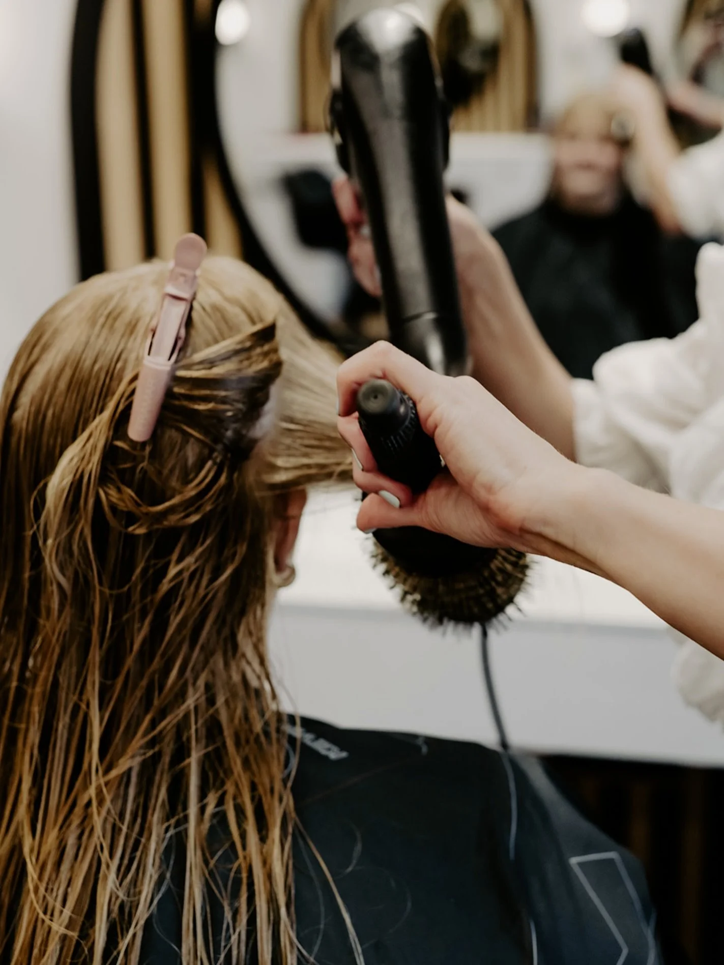 A fresh wash, a little scalp care, a good blowout&hellip; it&rsquo;s more than just hair 🤍

It&rsquo;s a mood boost. A reset. A moment to take care of you ✨

Healthy, happy hair = feeling like your best self 🙌 
Because self-care starts at the root 