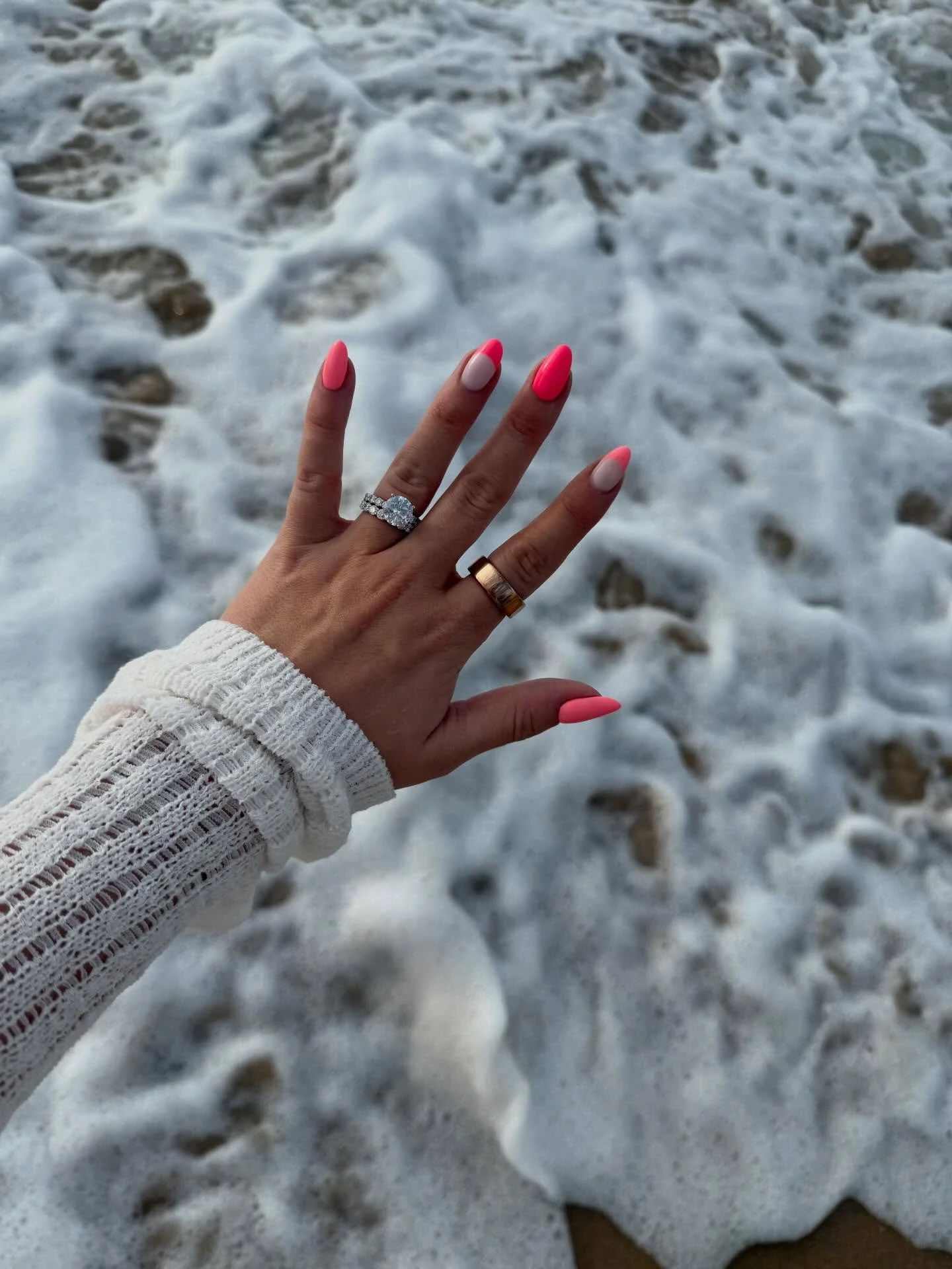 The perfect combo 🌊🐚
#explorepage✨ #beachvibes #nails💅 #summer2026 #nailfie