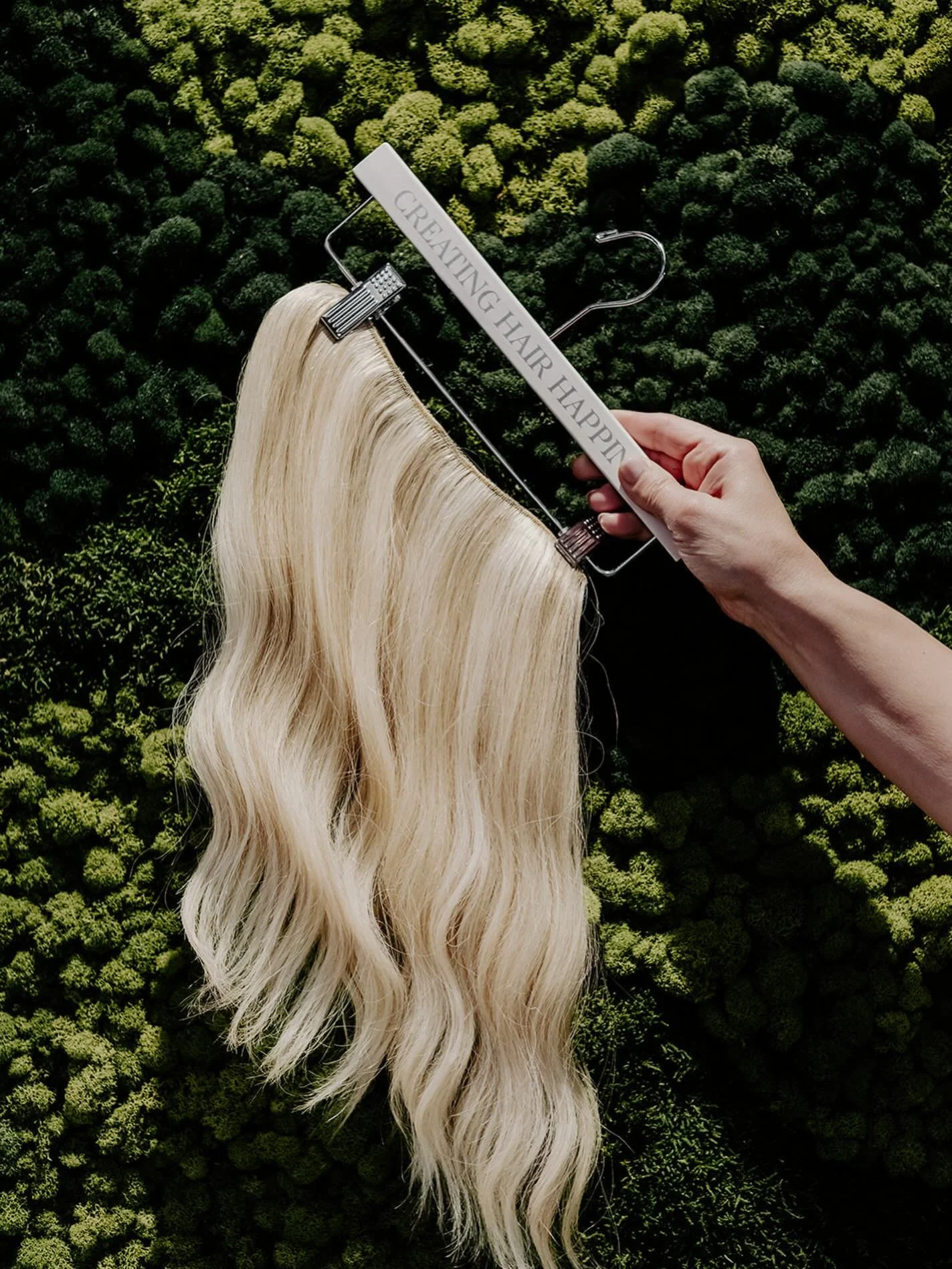 Need some new hair for the new season? We&rsquo;re expanding our extensions world, give us a call to book a consult✨
#extensions #haloweft #handtiedextensions #butterflyweft