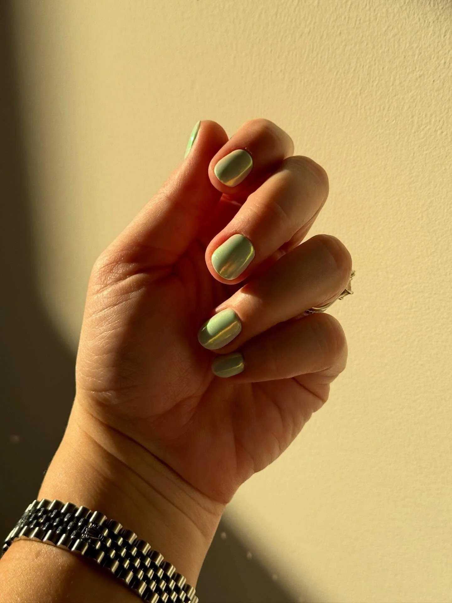 A summer color that doesn&rsquo;t disappoint 💚
#greennails #nailart #nails💅 #explorepage #summernails
