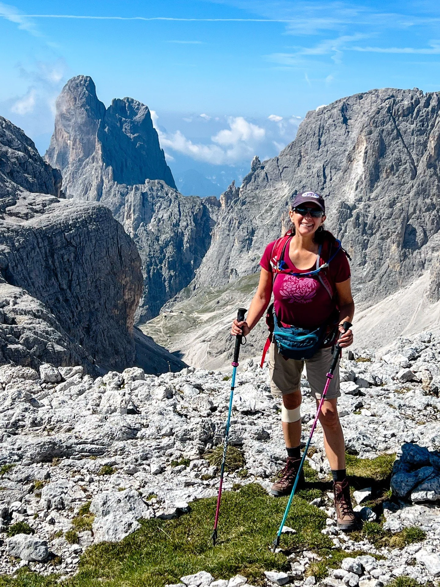 I Love 🏔️ mountains, one of the highlights of my year is the multi day hut hike we do with friends at the beginning of August every year.
It is hard (at least for me 😅), it is fun in a weird kind of way, in which you are suffering and in pain, yet 
