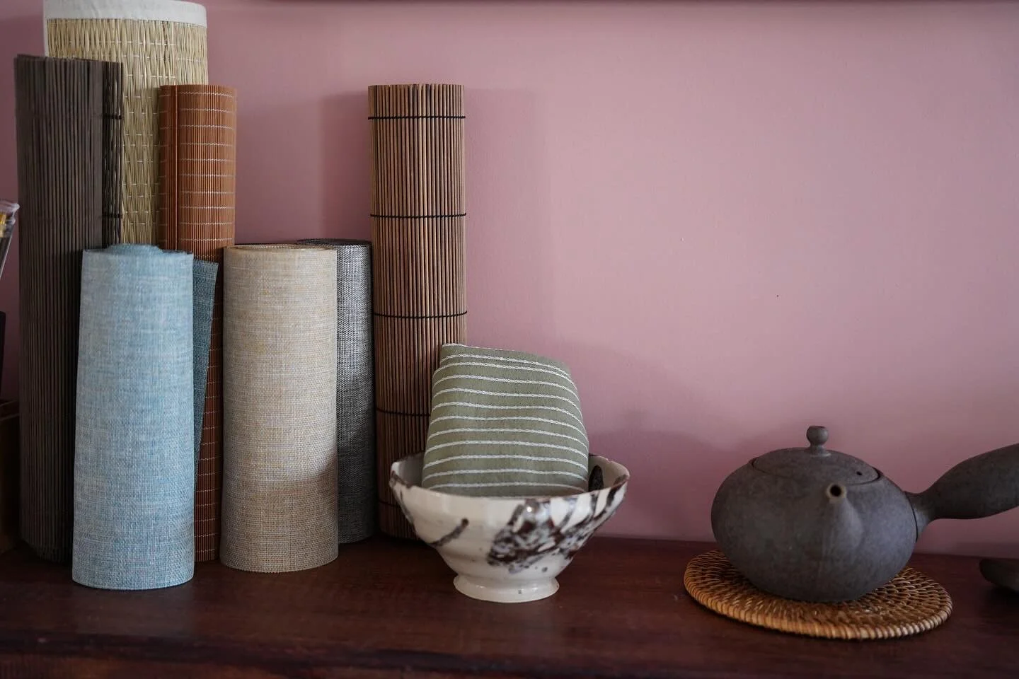 Silly silence. 🤫 

We spent a beautiful day and a restorative night together with @findxanadu and her team gathering herbs 🌿, singing 🎶 and sharing so much magic 

An elegant and graceful space soft and deeply rooted and nourishing, I am happy I h