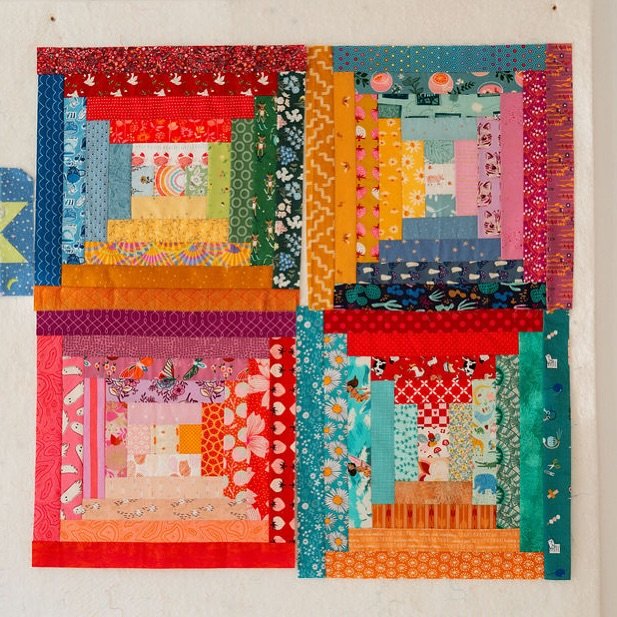 This was the last of the #brightoverseasbee block choice by @thatssewkerry for our second year of quilting bee 🐝 I got the blocks by @silversstitches and mailed them both together 🌈 but until I got organised they were super cheery on my wall 
.
#qu