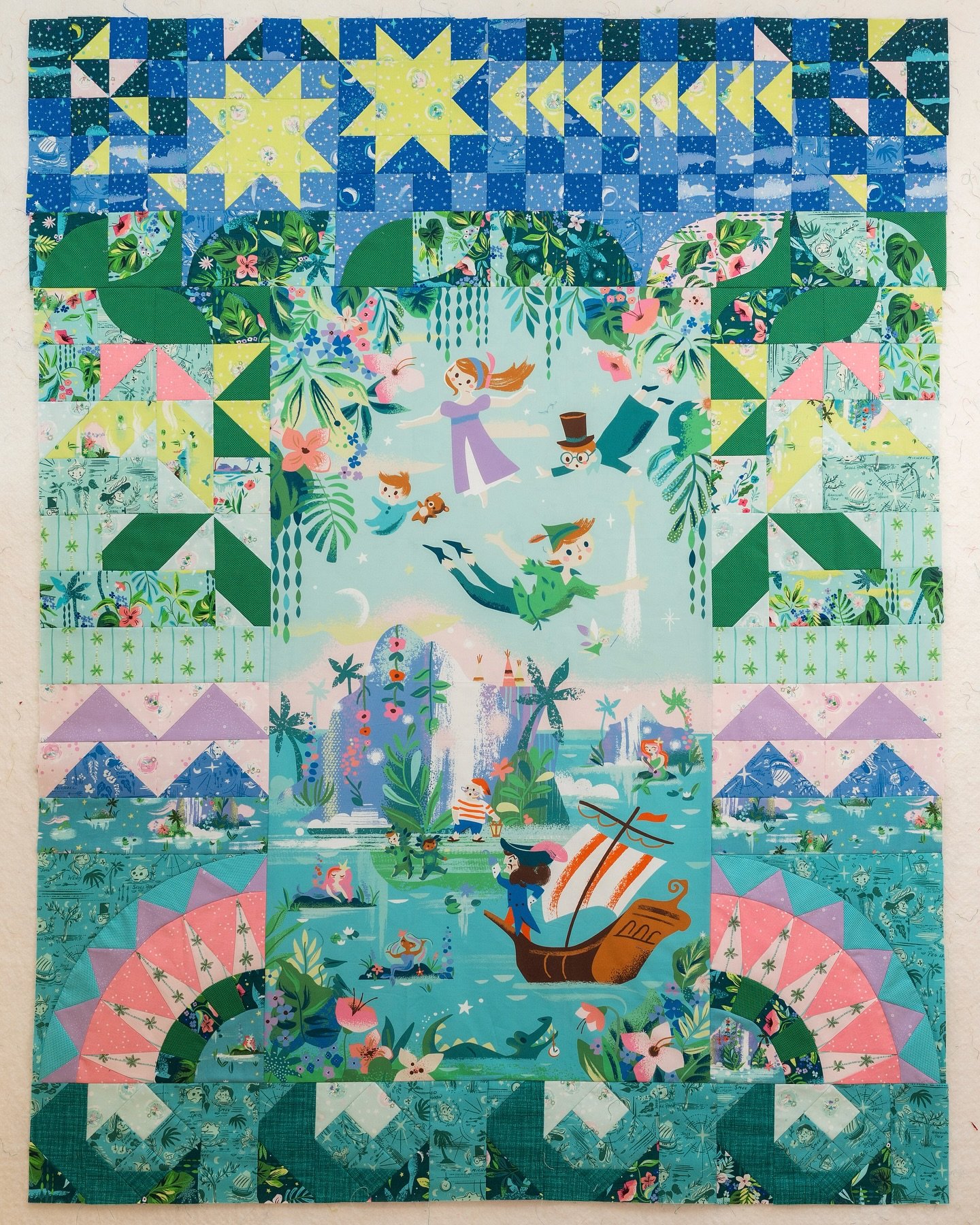 Second star to the right and straight on &lsquo;til morning! 🌟💫 I&rsquo;ve always loved Peter Pan, and have been so excited about the latest @zippyboro collection 🧚🏻&zwj;♀️✨

This quilt top took a while - between being ill, going on holiday, jugg