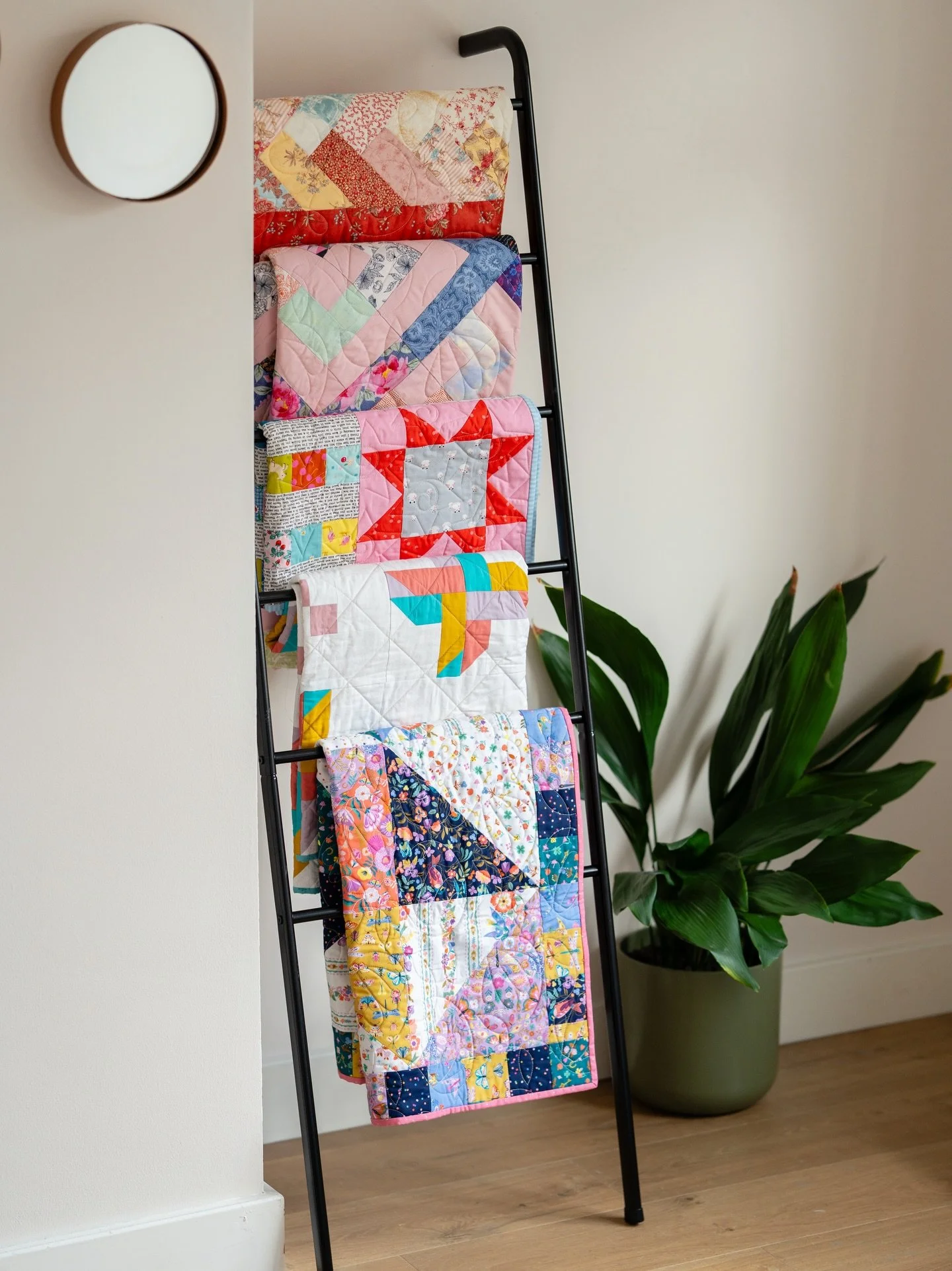 Over the past couple of weeks I have been working through them on my @apqsquilting longarm, turning lovely tops made by @marjamakes @silversstitches and others into finished quilts. 

They are being donated to Project Linus Oxfordshire and @lydiasgif