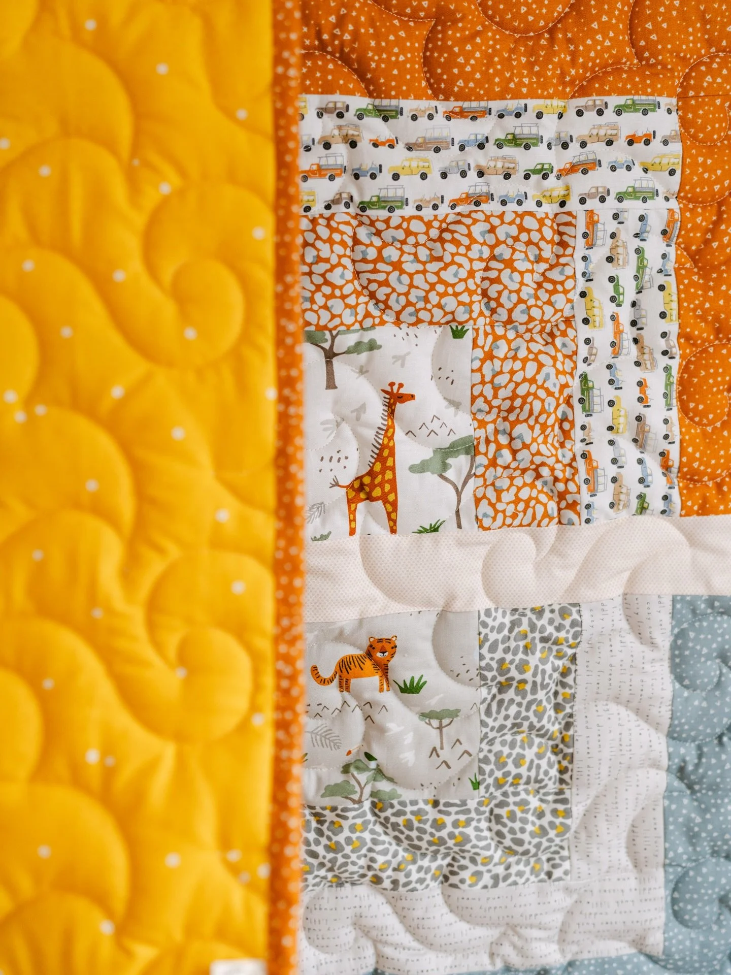 Puffy quilt time! Made this baby playmat with Vlieseline P145 wadding and it made all the difference 💛 The high loft gives it that soft, cushioned feel for floor play, while still holding its shape beautifully so it is less drapey than a quilt. It q