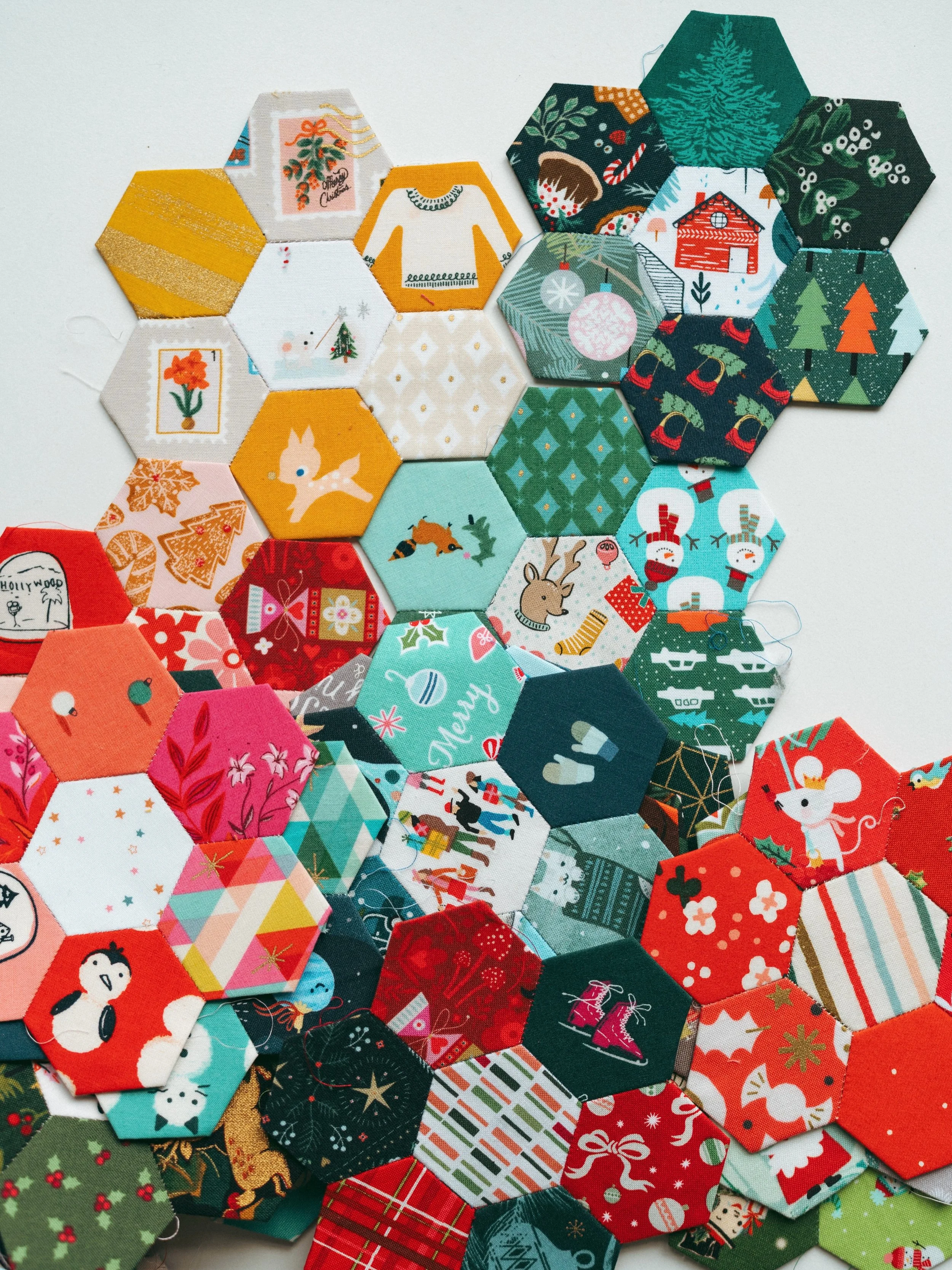 More festive stitching! 🎄✨

These little hexies have been very well travelled. They&rsquo;ve been my portable sewing project for years, joining me on adventures across Spain, to Vancouver Island on our honeymoon, and even down the Nile on a cruise. 