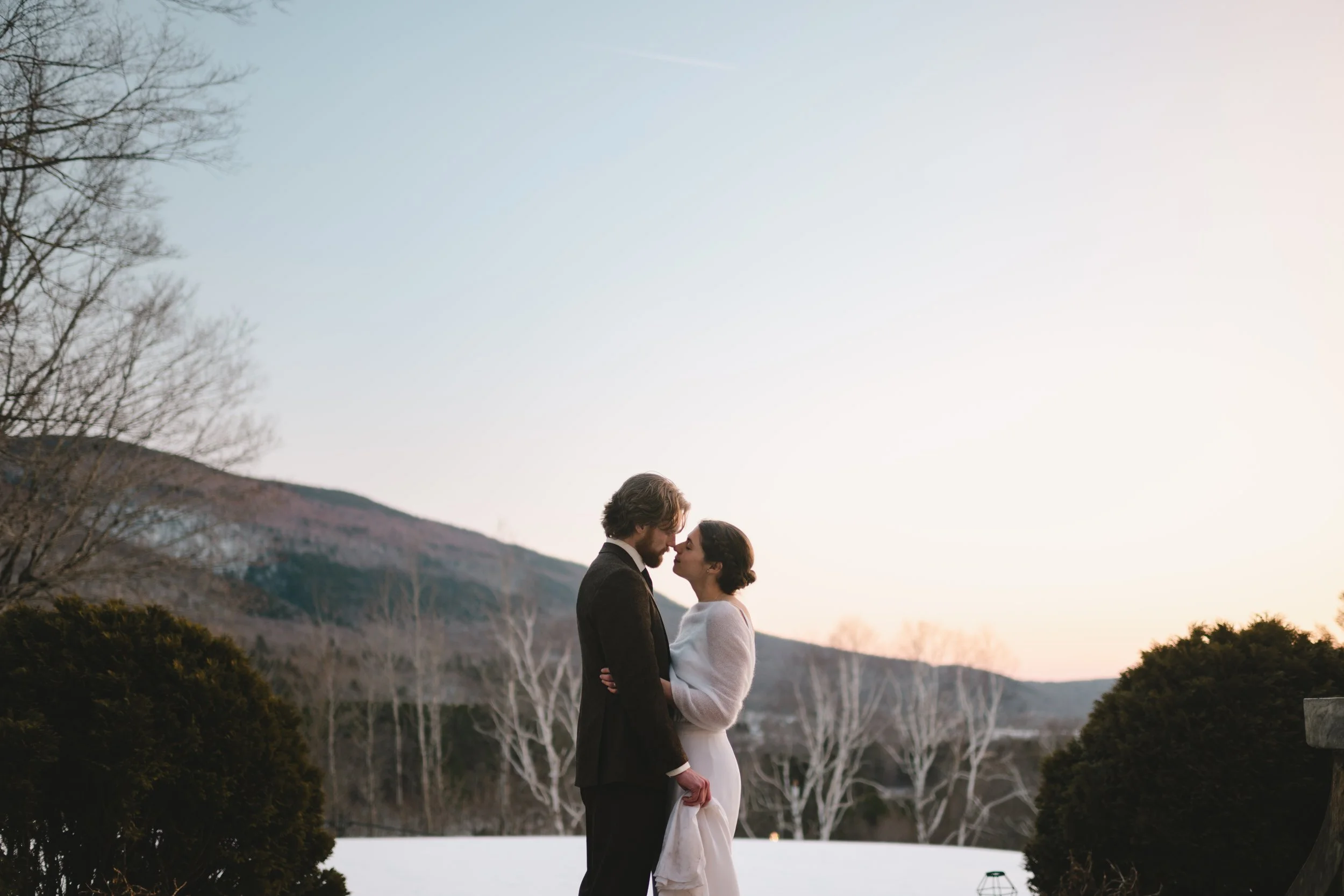 Nicole &amp; Coire’s Cozy Winter Wedding at the Wilburton Inn in Manchester, Vermont