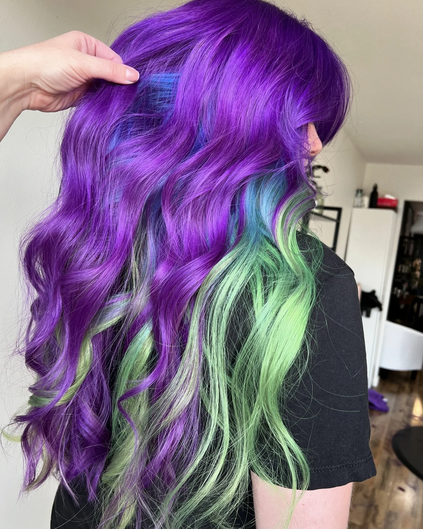 Hey! I&rsquo;m not dead!
.
.
.
.
.
#watervilleohio #colorful #pulpriothair #colorblocking #colorfulhair #longhair #ohiohaircolorist #ohiohair #toledoohio