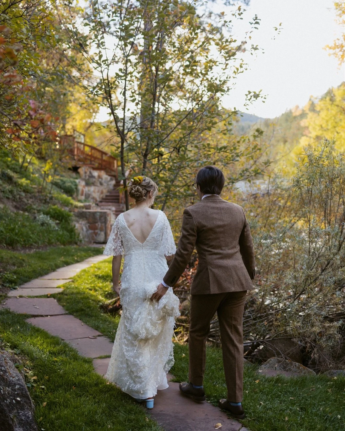 October in Boulder has a way of slowing time. The mountains turned gold, the air turned cool, and every frame felt like a memory in motion. C+C had the most beautiful day filled with love and all their favorite people.
&bull;
&bull;
&bull;
#denverwed