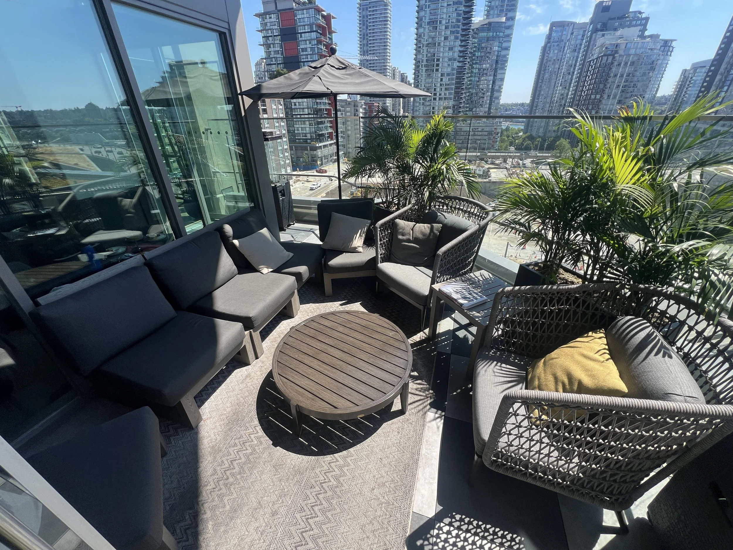 Make a Reservation — Parker Rooftop