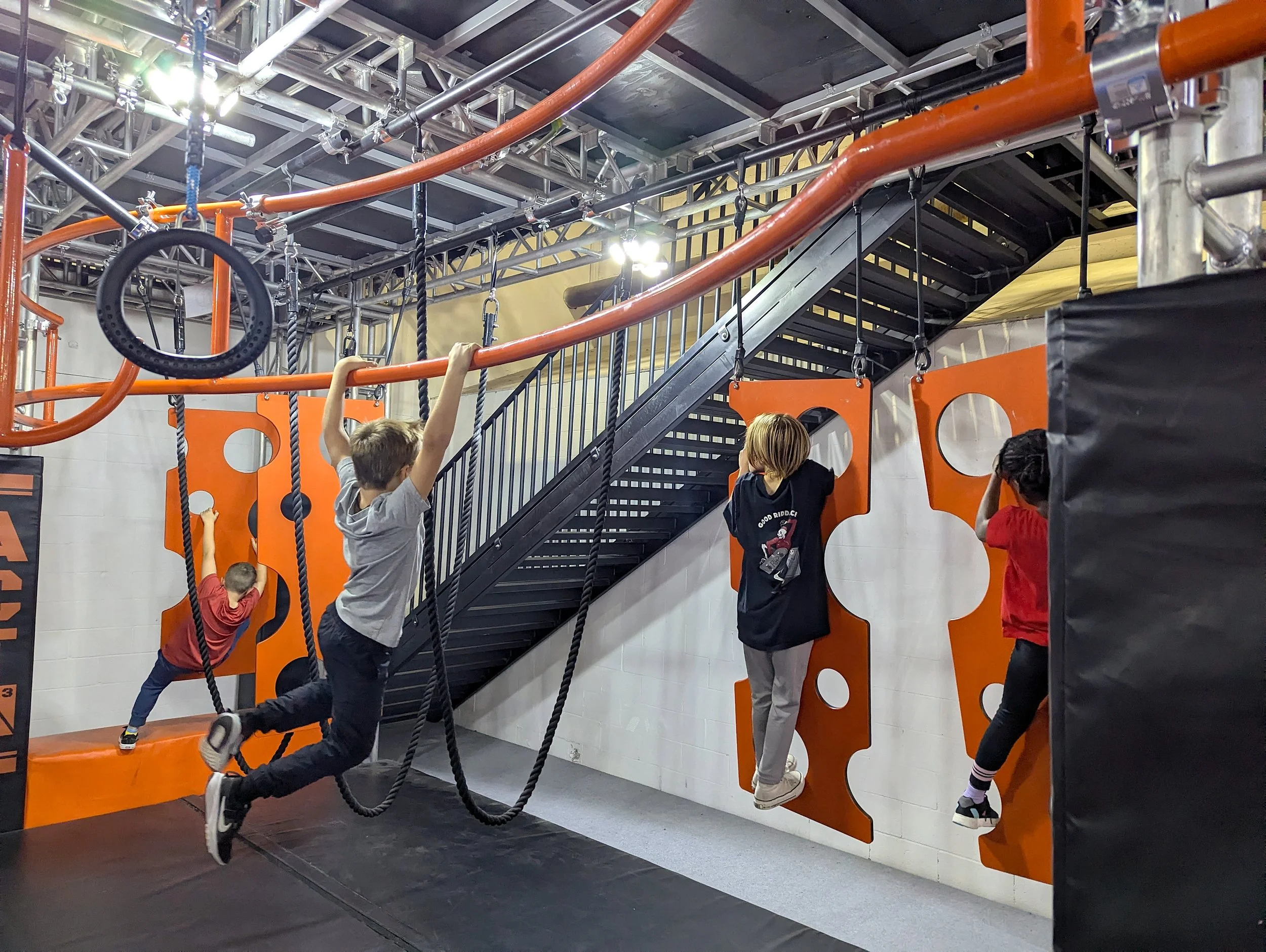 ACTN3-camps-de-jour-et-groupe-scolaire-ninja-warrior-et-parkour.jpg