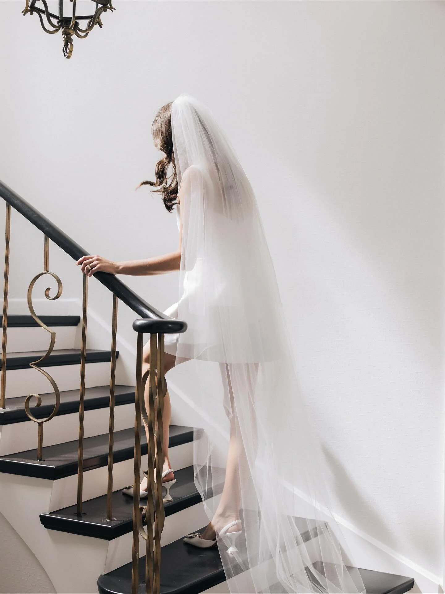 The wedding season has started so I thought it was a good excuse to share with you more photos of my brides from earlier this year. I loved the vibe of this wedding of Brieana and Jayden back in March. Set in a rural setting with Brieana&rsquo;s choo