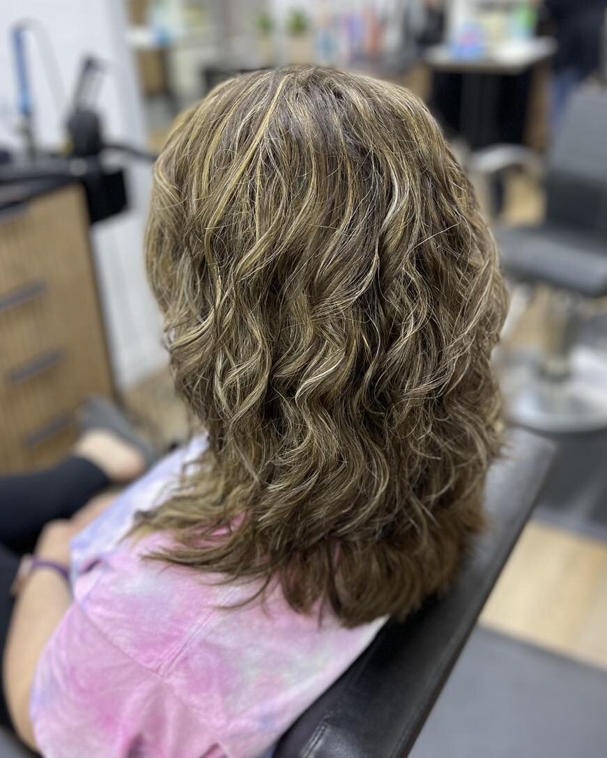 ✨Kate✨
.
Done by Karen
.
#tanglesnl #redken #redkenobsessed #redkenblonde #myscconnection #smallbusiness #smalltownsalon #supportlocal