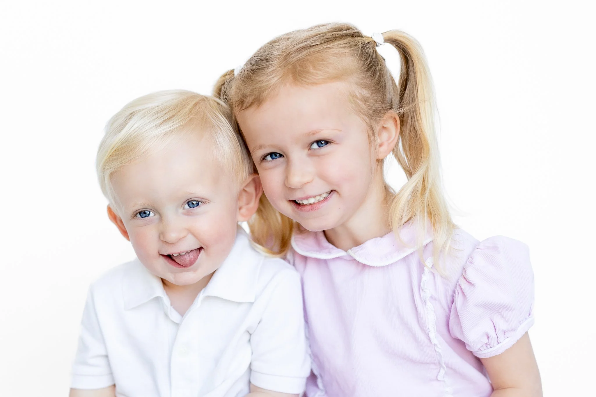 Fine Art School Portrait Photography in Memphis Tennessee by Caitlin Ross Photography. Caitlin Ross is a photographer in Memphis TN specializing in family photography, newborn photography, school portrait photography, and heirloom fine art portrait p