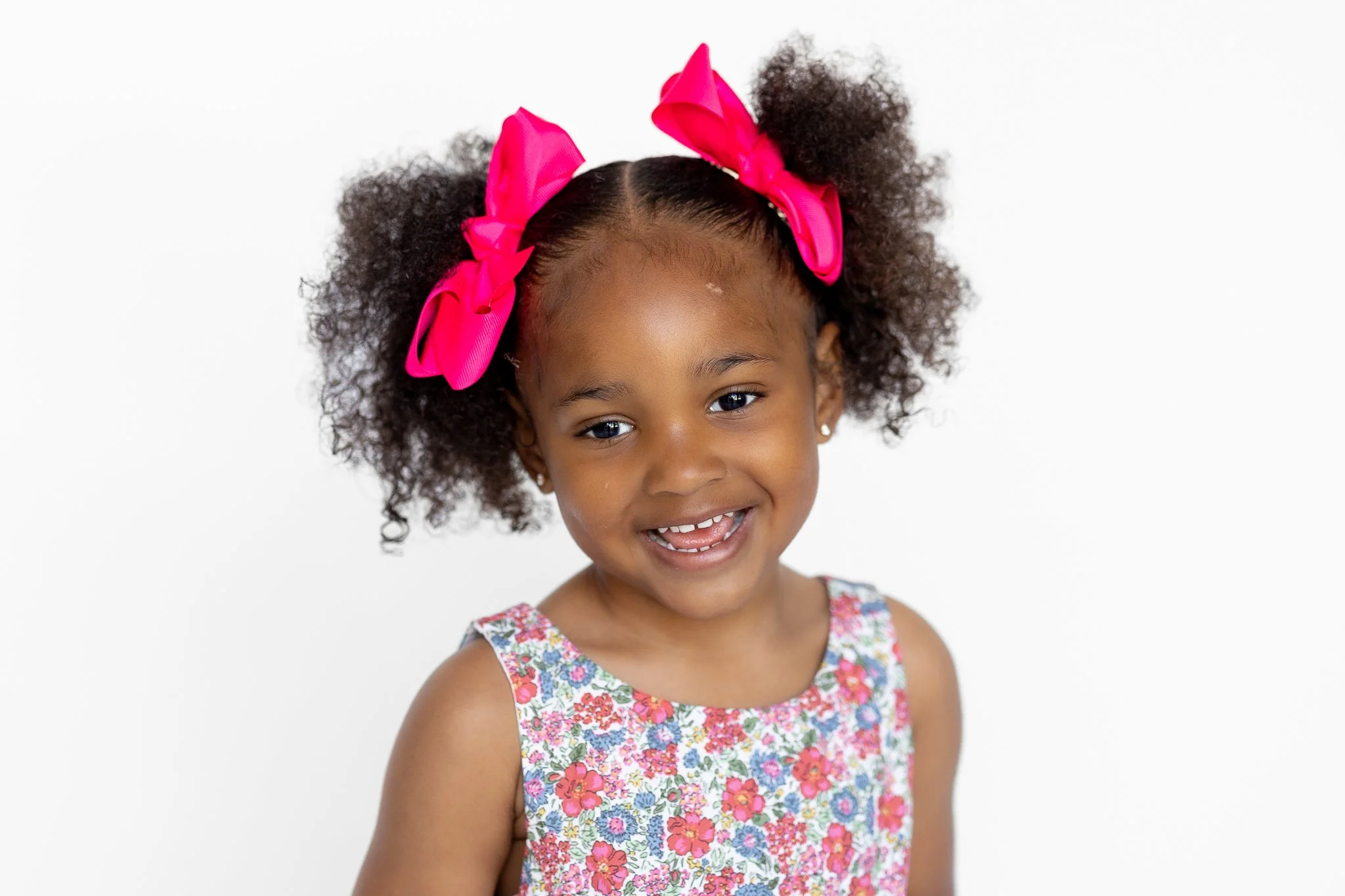 Fine Art School Portrait Photography in Memphis Tennessee by Caitlin Ross Photography. Caitlin Ross is a photographer in Memphis TN specializing in family photography, newborn photography, school portrait photography, and heirloom fine art portrait p