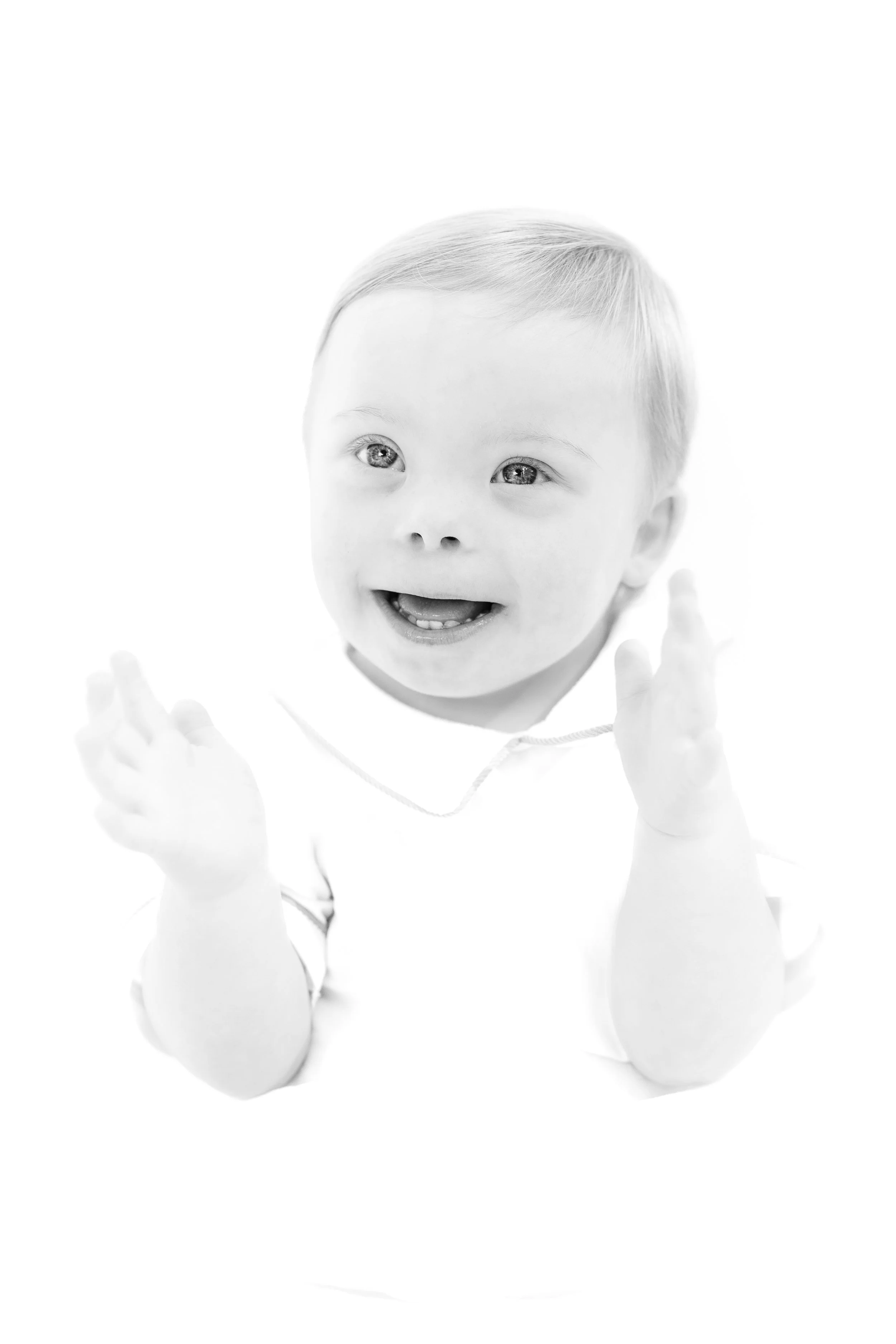 Memphis Tennessee Hierloom Portrait Photography by Caitlin Ross Photography. Caitlin Ross also specializes in family photography, newborn photography, and fine art school portrait photography