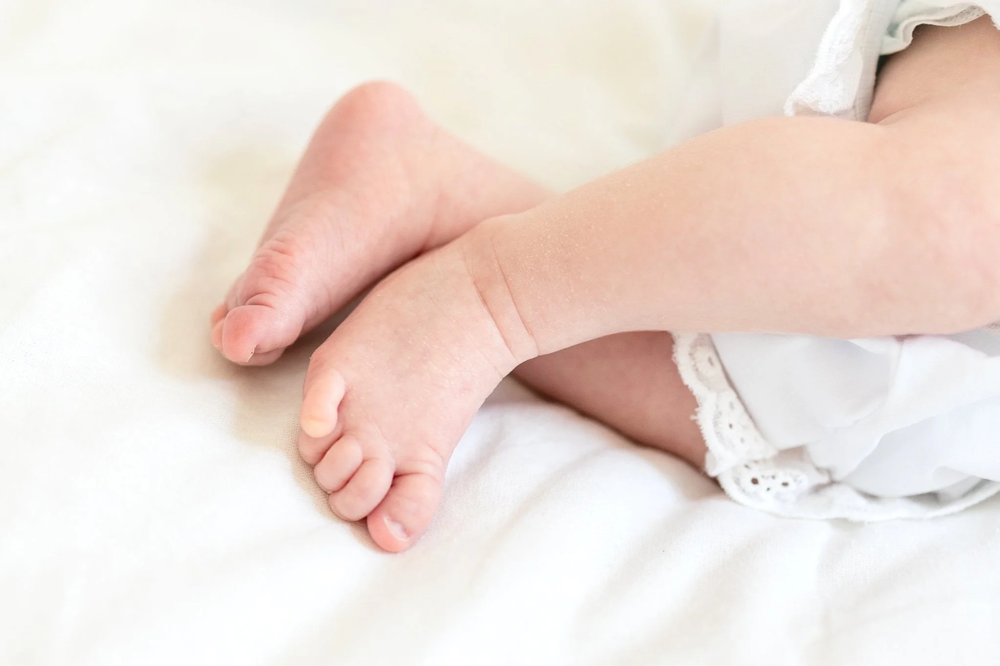 in home newborn photographer in memphis tn-54.jpg