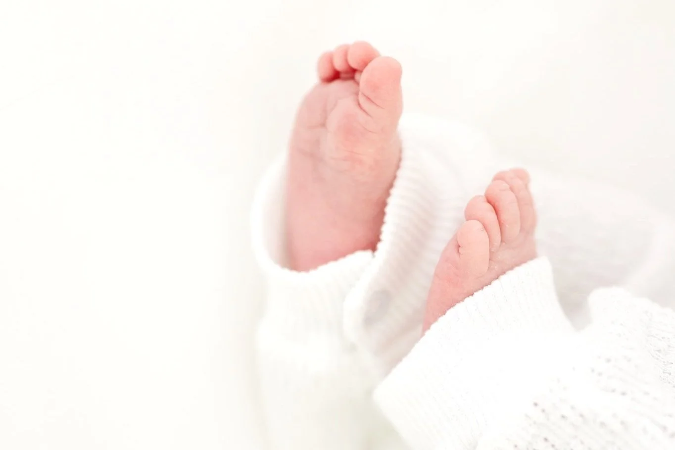 in home newborn photographer in memphis tn-2.jpg