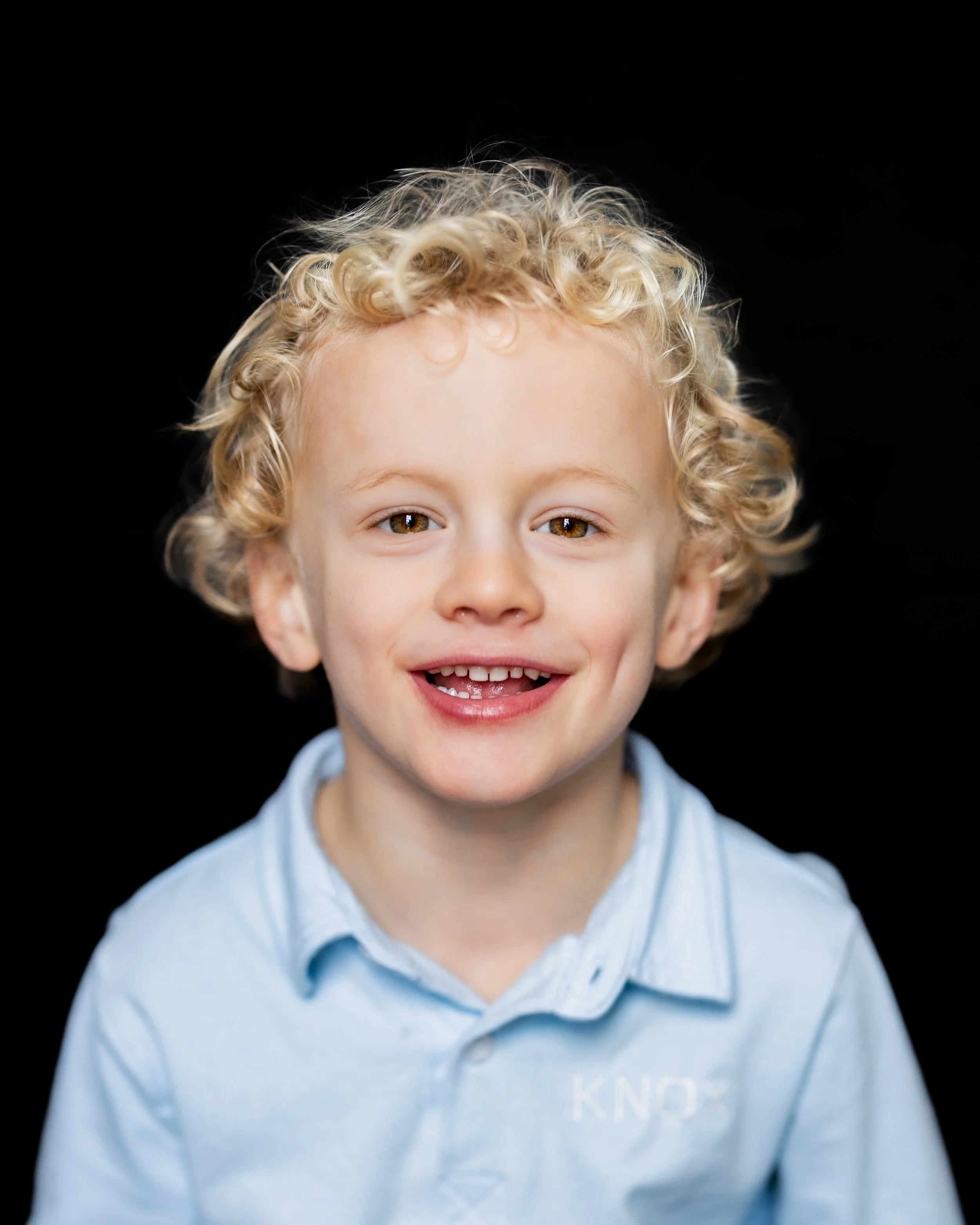 Fine Art School Portrait Photography in Memphis Tennessee by Caitlin Ross Photography. Caitlin Ross is a photographer in Memphis TN specializing in family photography, newborn photography, school portrait photography, and heirloom fine art portrait p