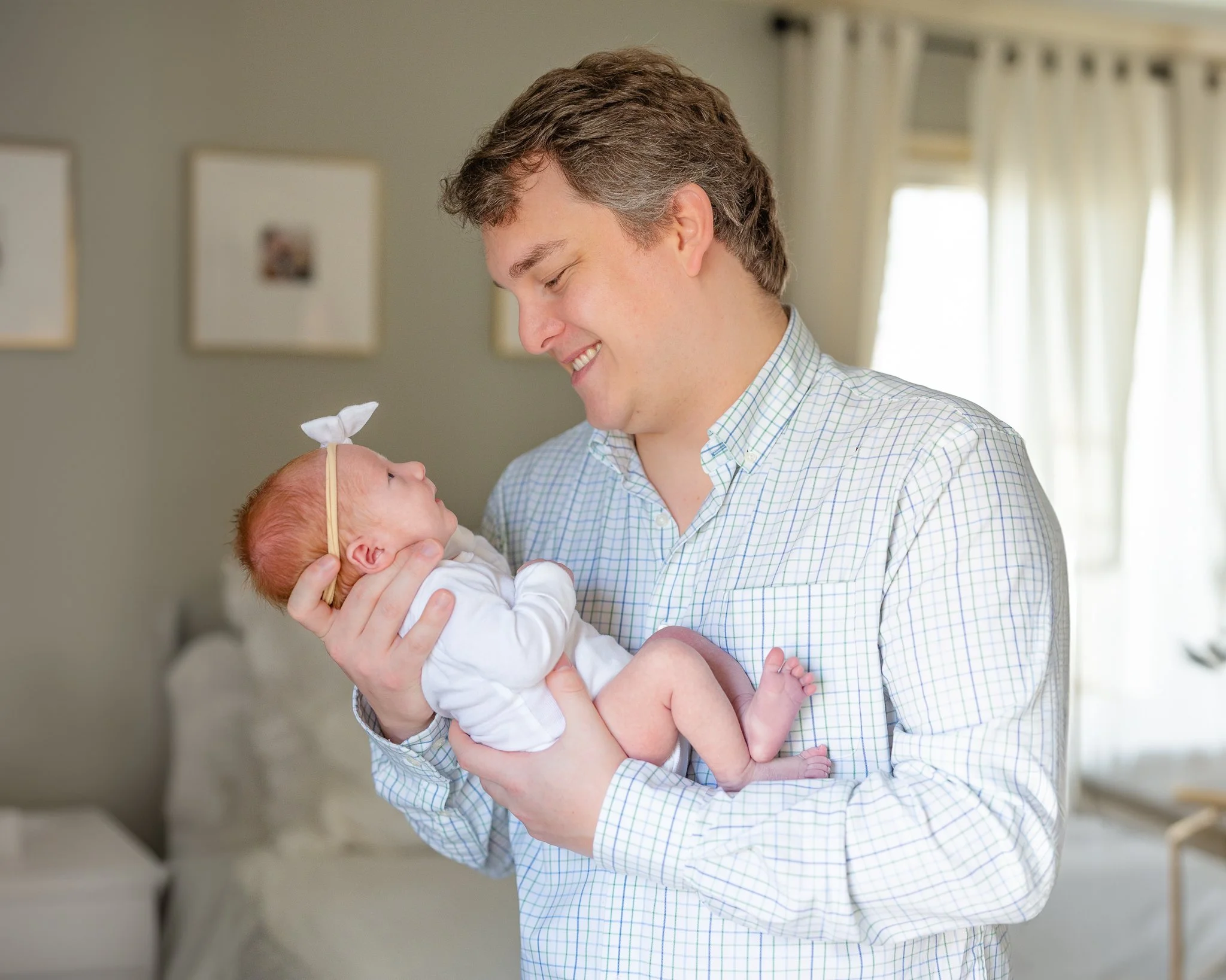 Caitlin Ross is a family and newborn photographer in Memphis TN specializing in outdoor natural light and in home photography sessions