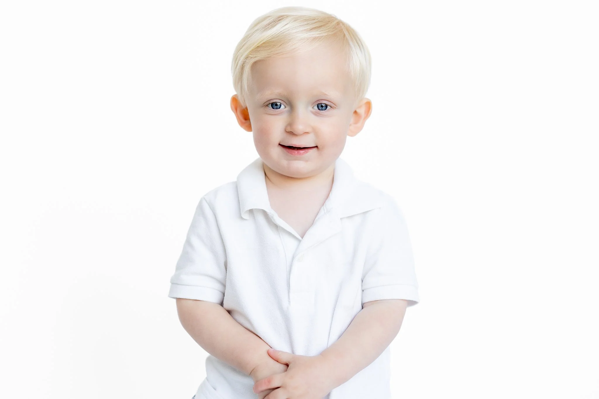 Fine Art School Portrait Photography in Memphis Tennessee by Caitlin Ross Photography. Caitlin Ross is a photographer in Memphis TN specializing in family photography, newborn photography, school portrait photography, and heirloom fine art portrait p