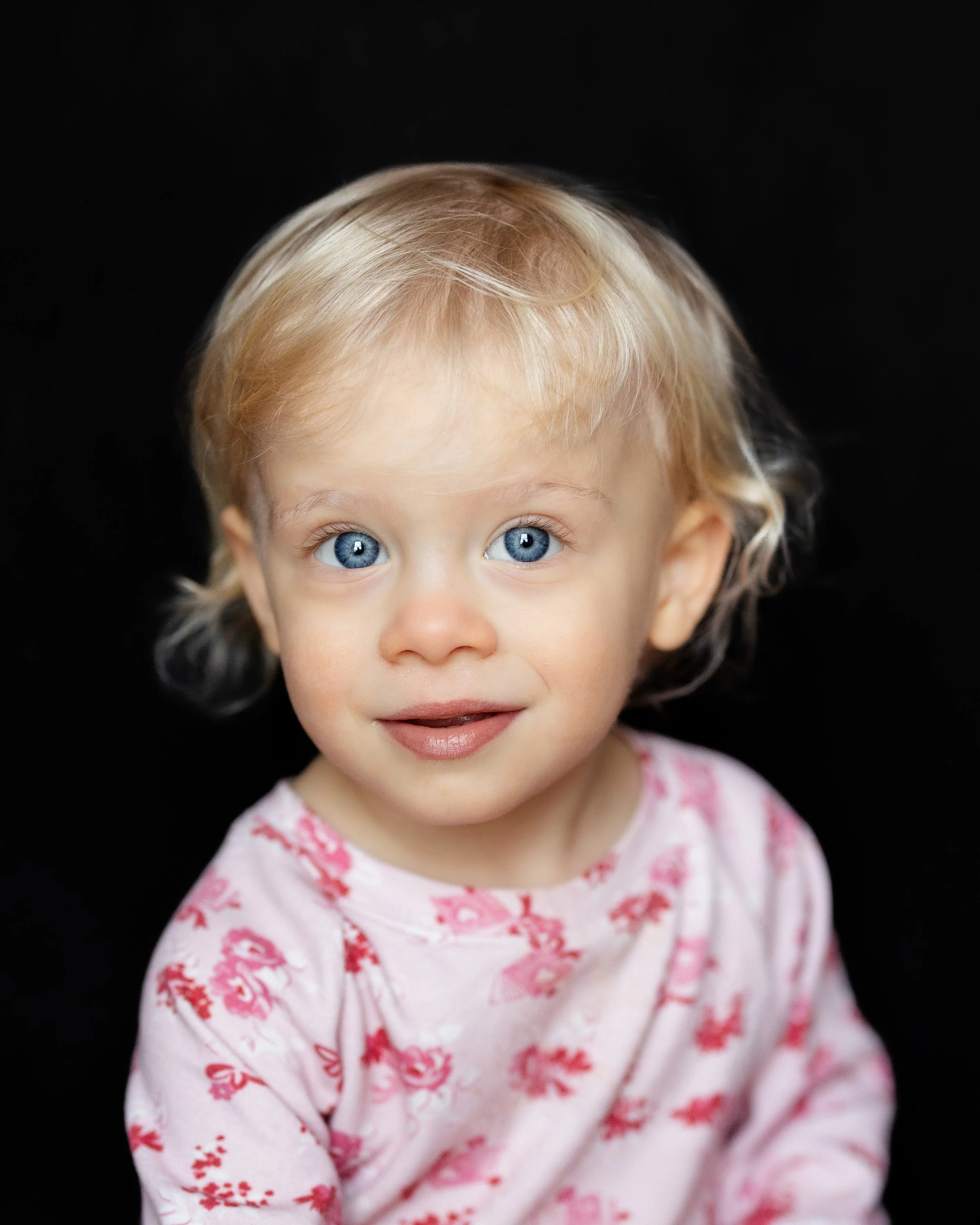 Fine Art School Portrait Photography in Memphis Tennessee by Caitlin Ross Photography. Caitlin Ross is a photographer in Memphis TN specializing in family photography, newborn photography, school portrait photography, and heirloom fine art portrait p