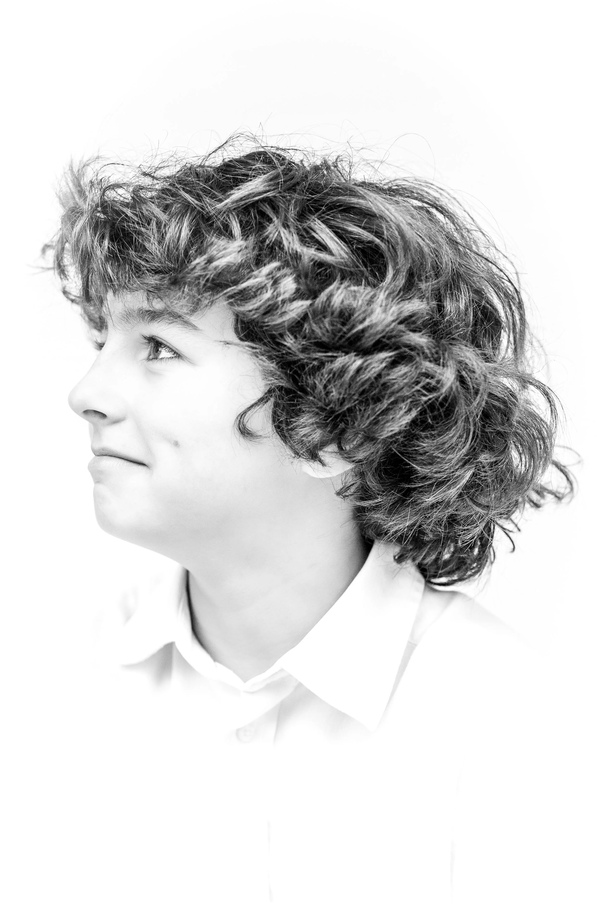 Memphis Tennessee Hierloom Portrait Photography by Caitlin Ross Photography. Caitlin Ross also specializes in family photography, newborn photography, and fine art school portrait photography