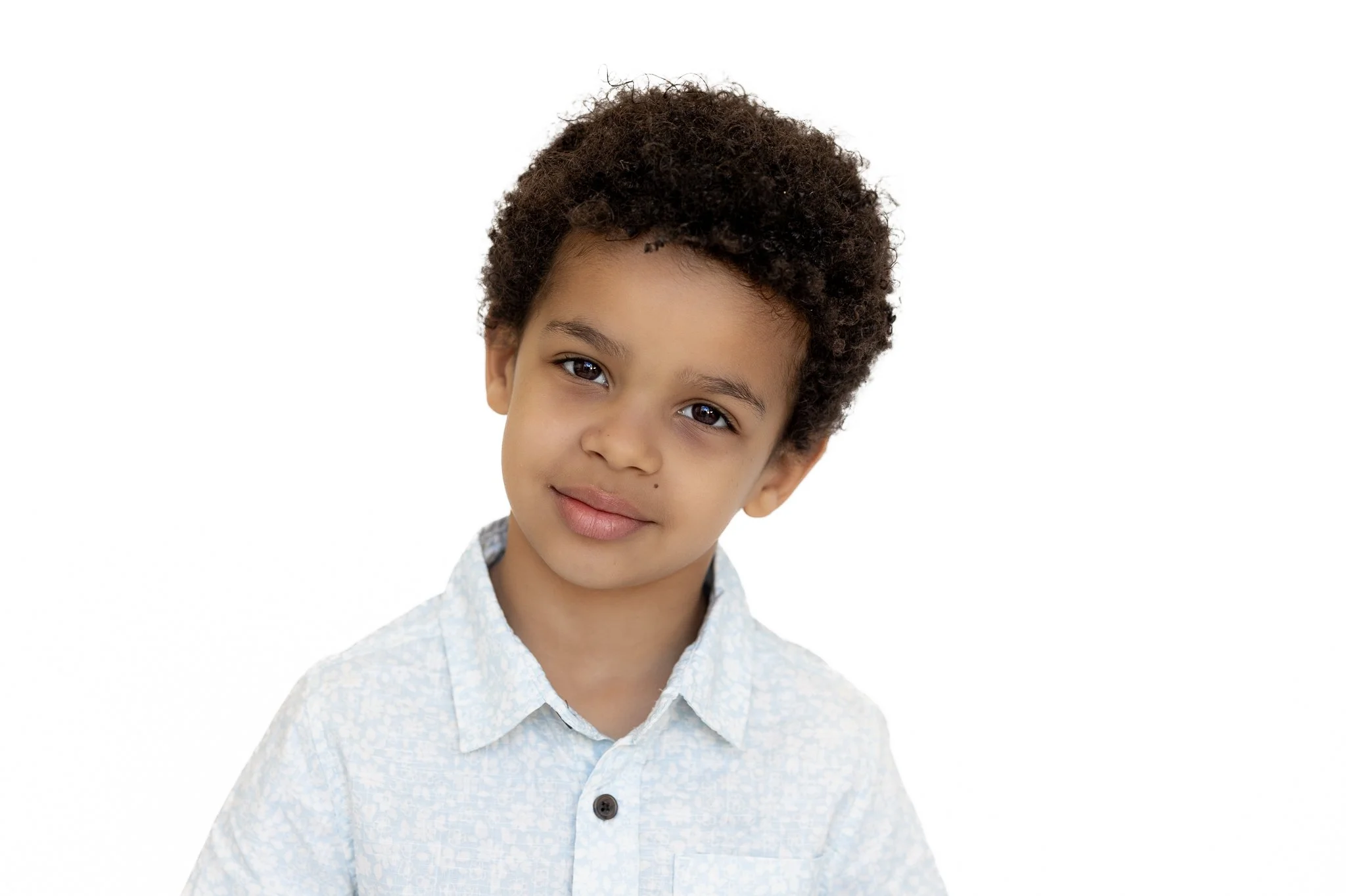 Fine Art School Portrait Photography in Memphis Tennessee by Caitlin Ross Photography. Caitlin Ross is a photographer in Memphis TN specializing in family photography, newborn photography, school portrait photography, and heirloom fine art portrait p