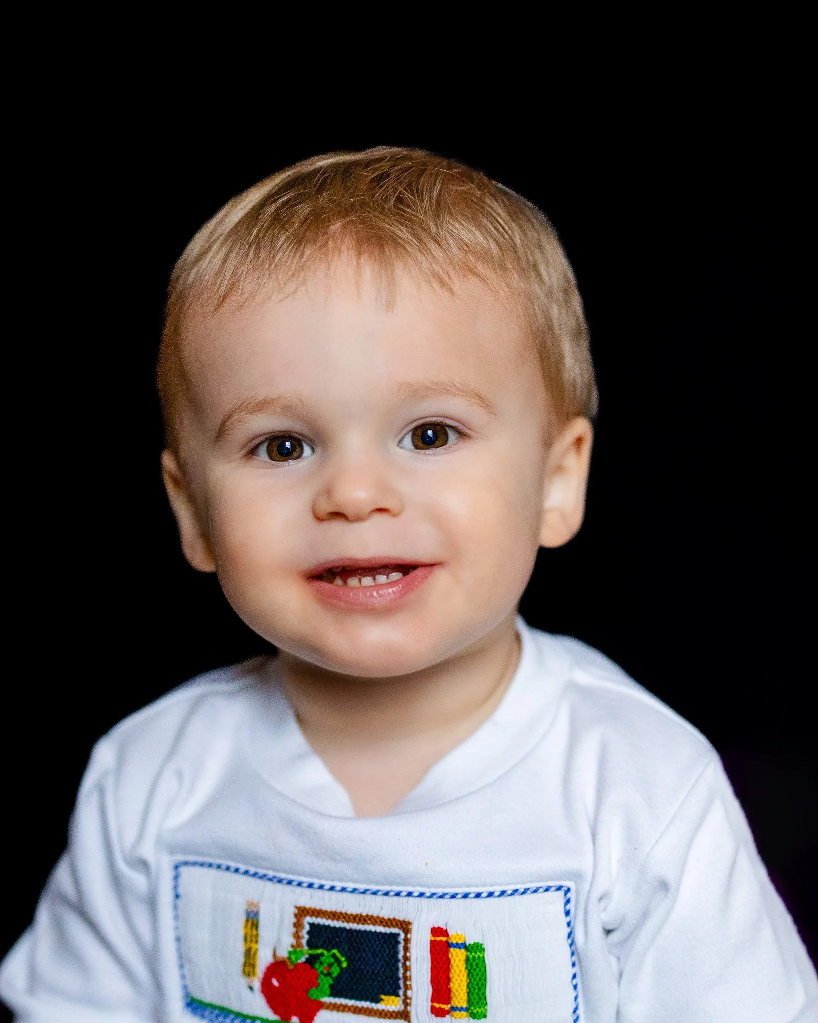 Fine Art School Portrait Photography in Memphis Tennessee by Caitlin Ross Photography. Caitlin Ross is a photographer in Memphis TN specializing in family photography, newborn photography, school portrait photography, and heirloom fine art portrait p