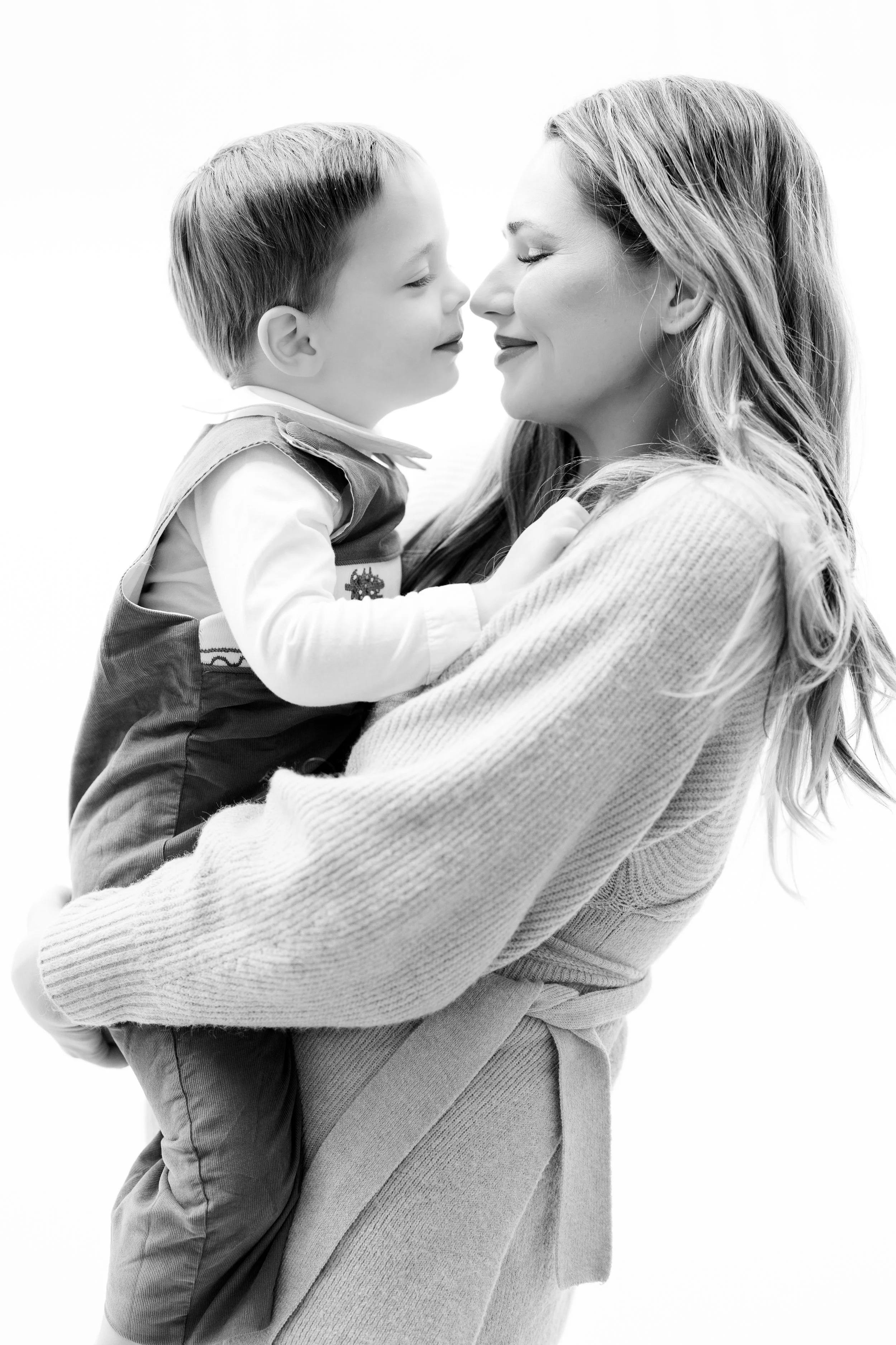Memphis Tennessee Hierloom Portrait Photography by Caitlin Ross Photography. Caitlin Ross also specializes in family photography, newborn photography, and fine art school portrait photography