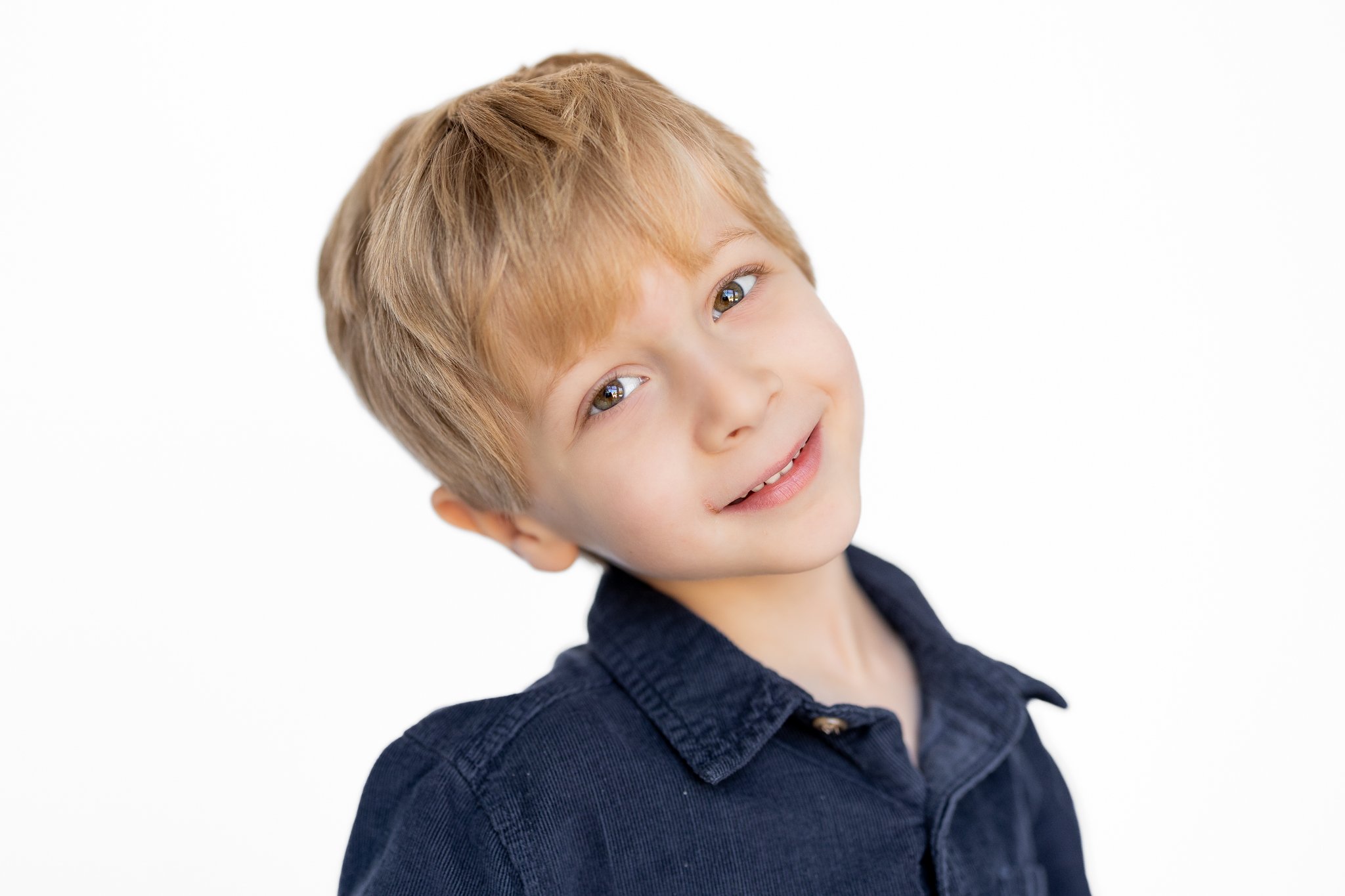 Fine Art School Portrait Photography in Memphis Tennessee by Caitlin Ross Photography. Caitlin Ross is a photographer in Memphis TN specializing in family photography, newborn photography, school portrait photography, and heirloom fine art portrait p