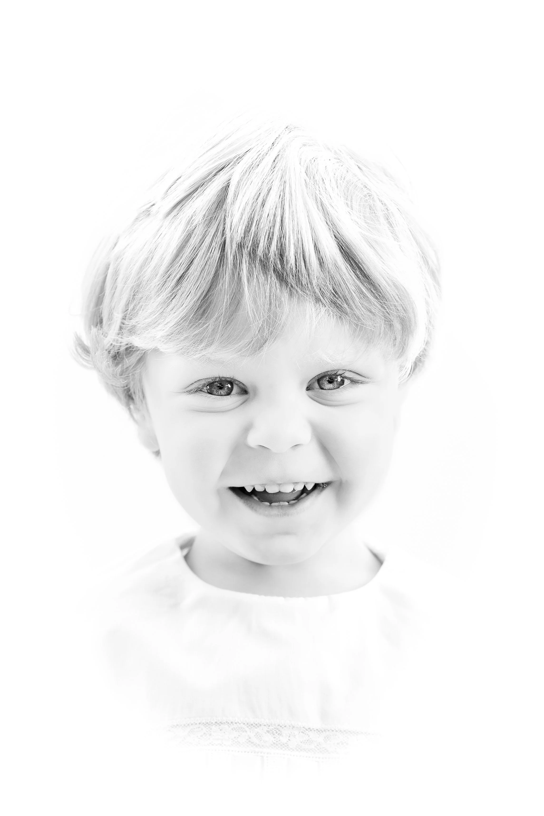 Memphis Tennessee Hierloom Portrait Photography by Caitlin Ross Photography. Caitlin Ross also specializes in family photography, newborn photography, and fine art school portrait photography