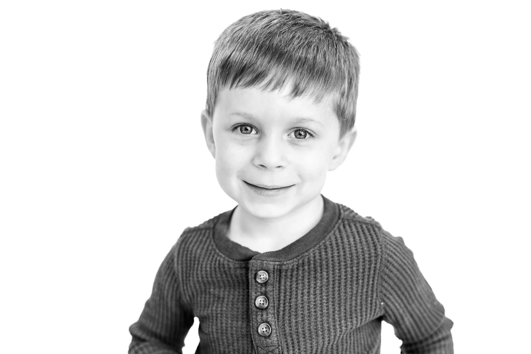 Fine Art School Portrait Photography in Memphis Tennessee by Caitlin Ross Photography. Caitlin Ross is a photographer in Memphis TN specializing in family photography, newborn photography, school portrait photography, and heirloom fine art portrait p