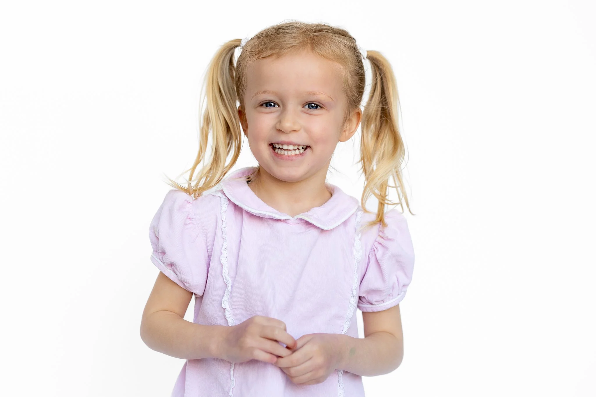 Fine Art School Portrait Photography in Memphis Tennessee by Caitlin Ross Photography. Caitlin Ross is a photographer in Memphis TN specializing in family photography, newborn photography, school portrait photography, and heirloom fine art portrait p