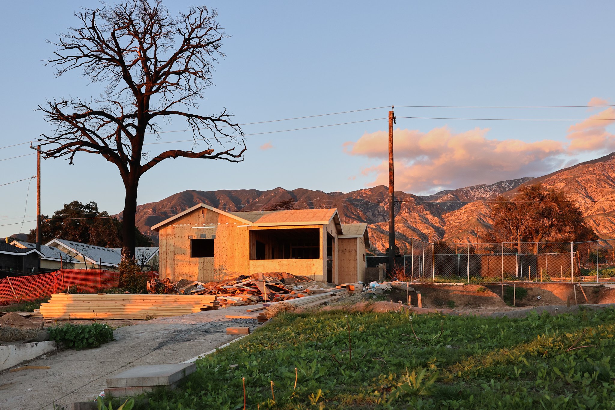 ©JUAN MENDOZA 2025-Candlelight Altadena3730.jpg