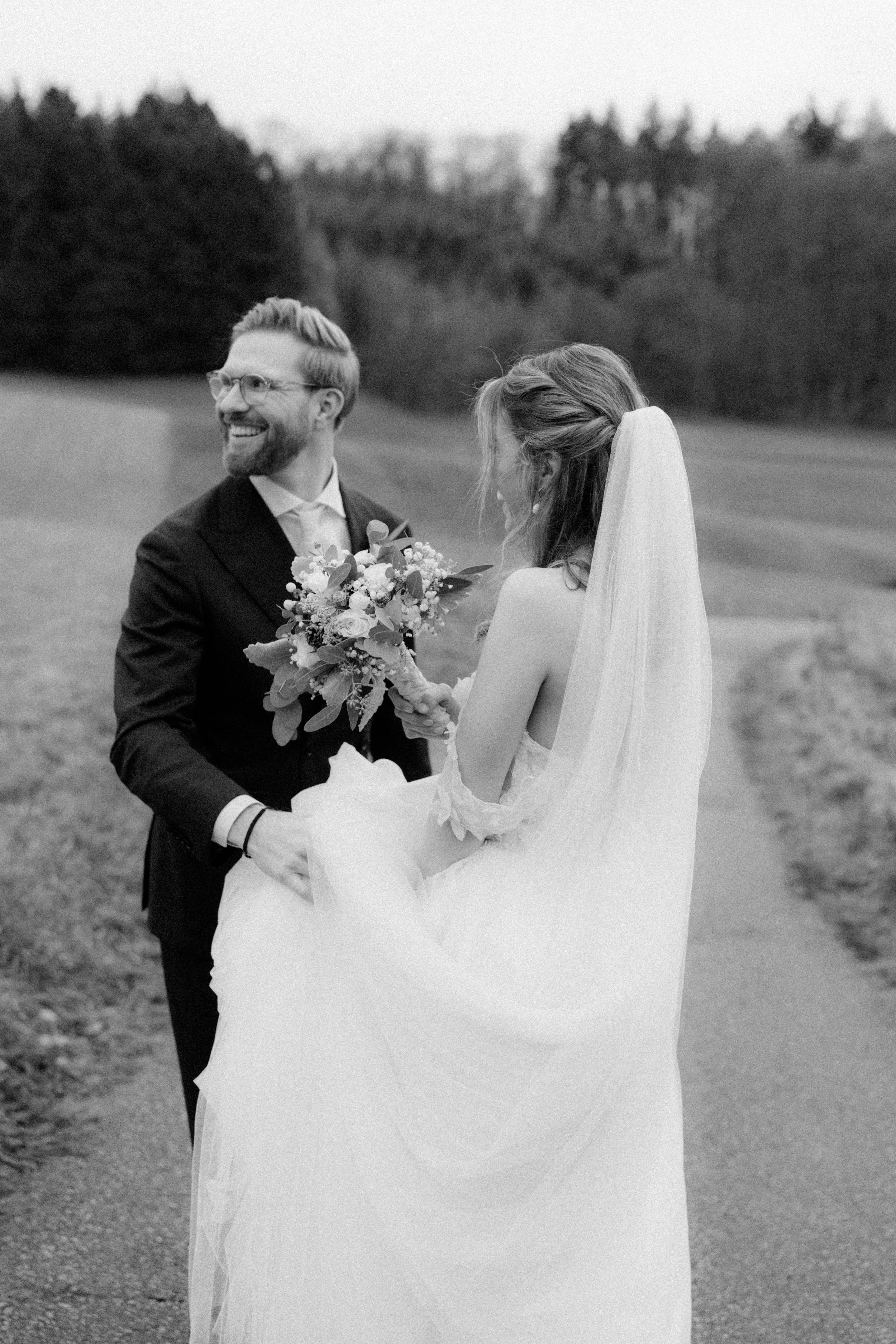 Hochzeit. Momentaufnahme. Bahnstadt Heidelberg. Hochzeitsreportage. Brautpaar