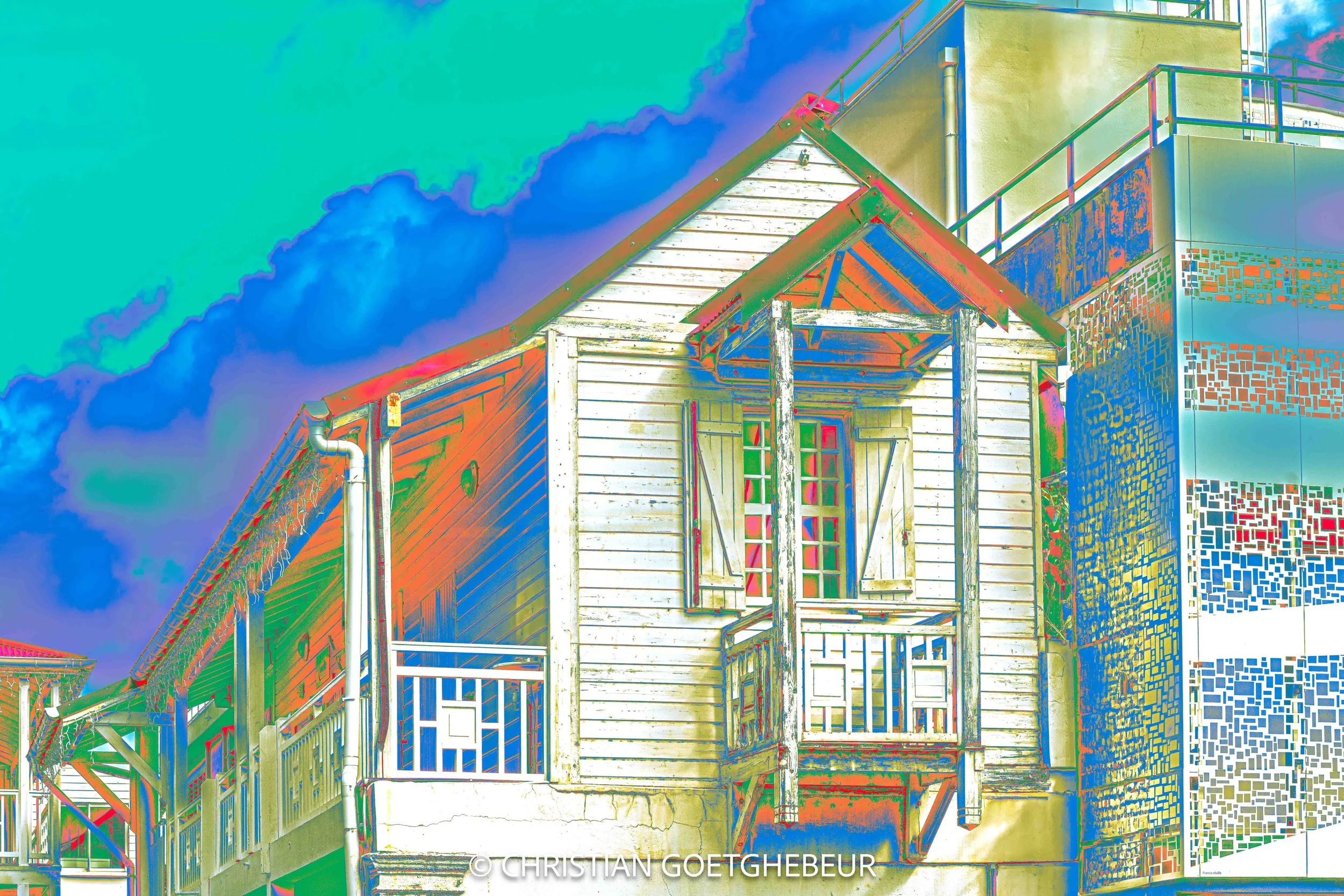 Maison créole à Basse-Terre, dont les lignes en bois et la structure traduisent une architecture vernaculaire.