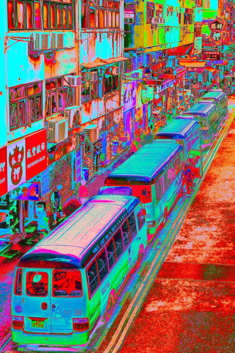 Les minibus en file indienne,  Kowloon, Hong Hong