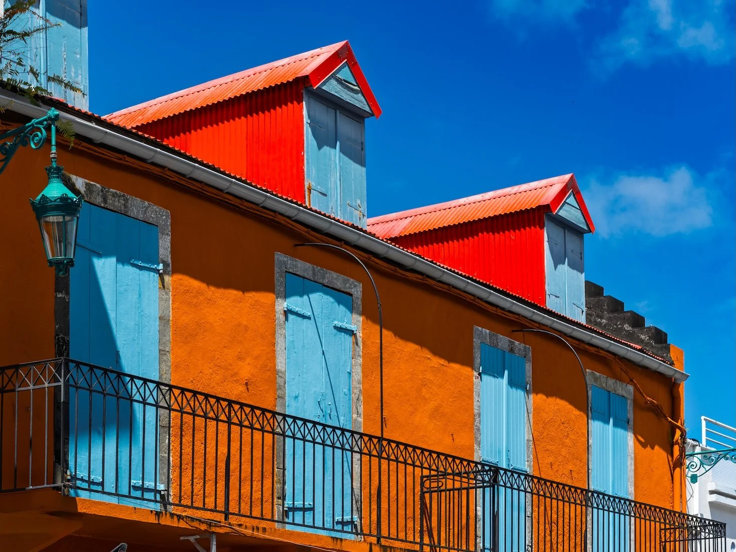 Photographie d’architecture à Basse-Terre en Guadeloupe. Maison avec gantas