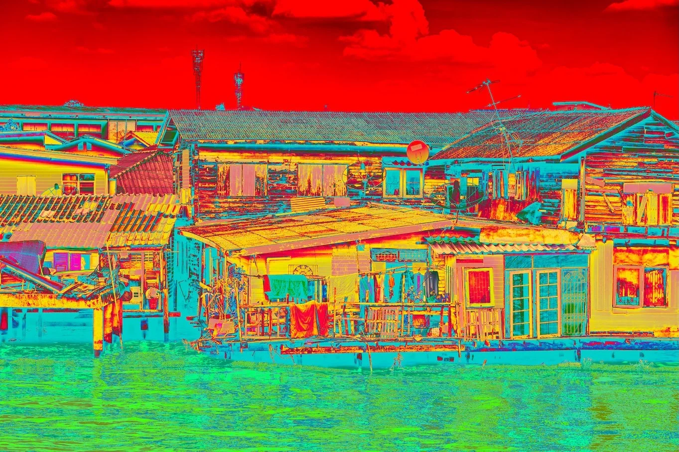 Sur pilotis sur le Chao Phraya