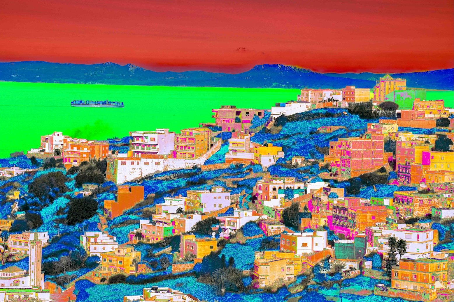 La dernière colline avant l'Espagne séparée par le détroit de Gibraltar 