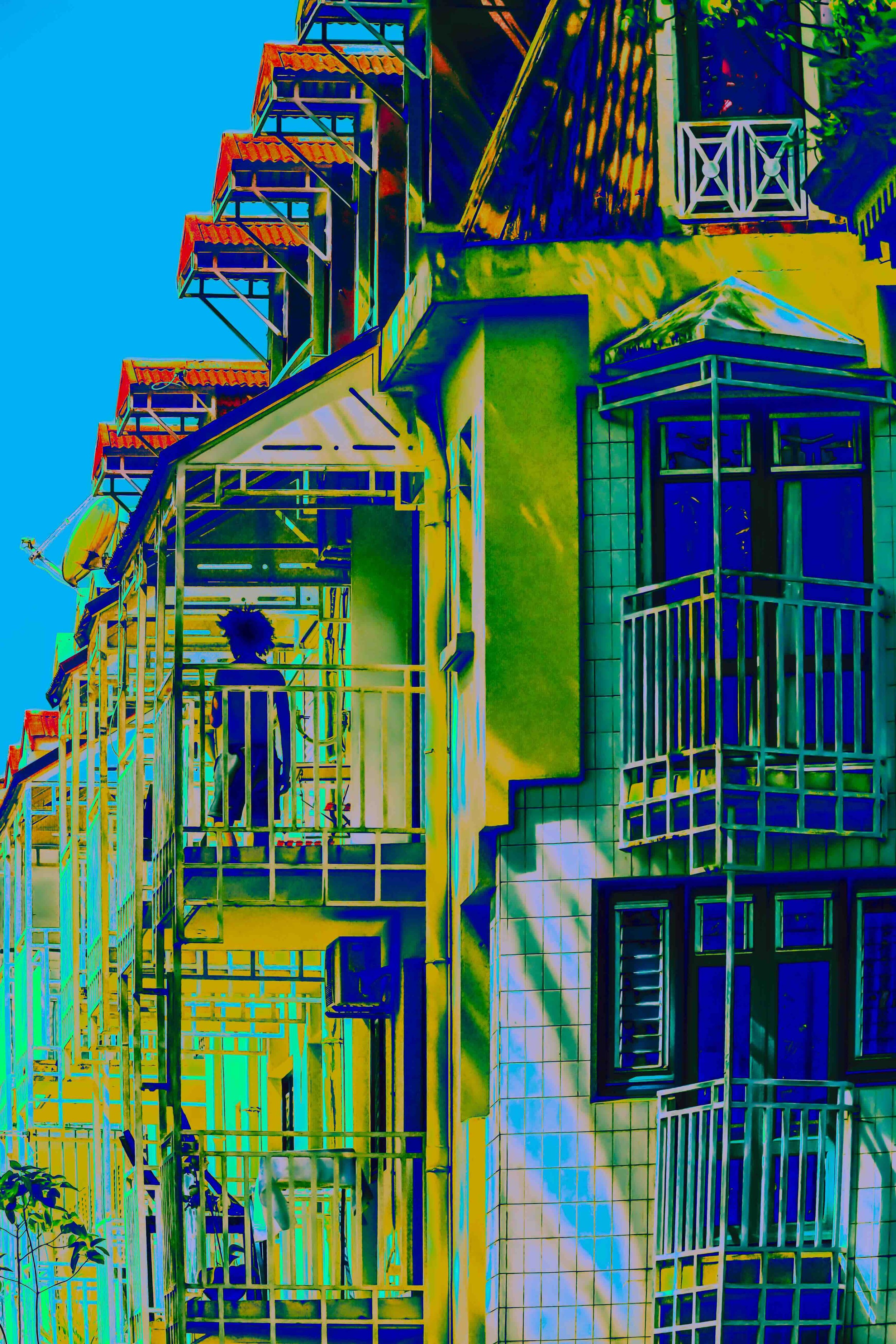 Un homme au balcon