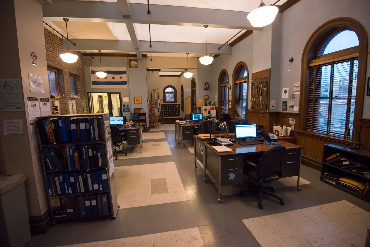 stage set-chicago-pd-crime-bullpen 2.jpeg
