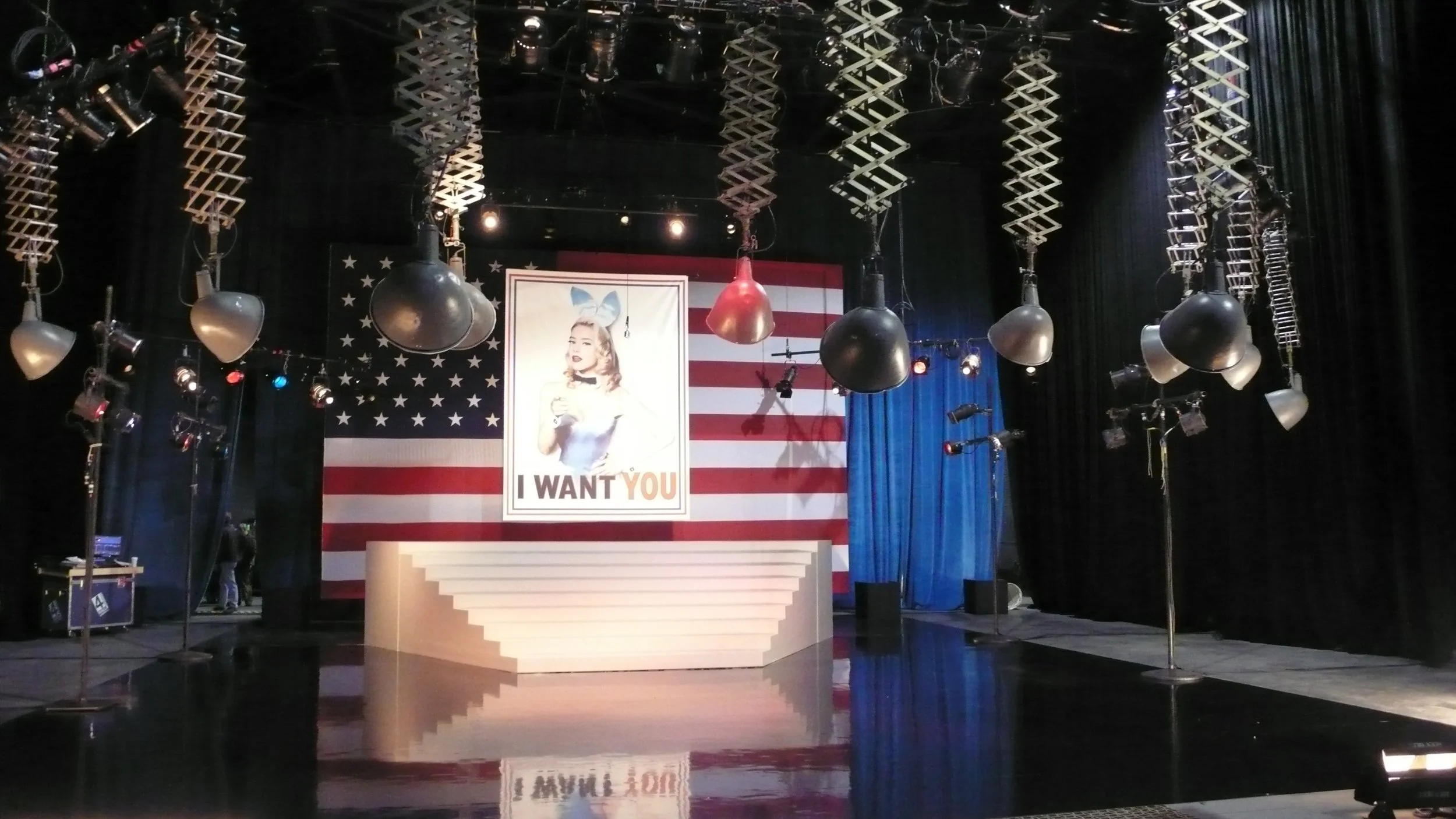 stage set-L1280760.JPG