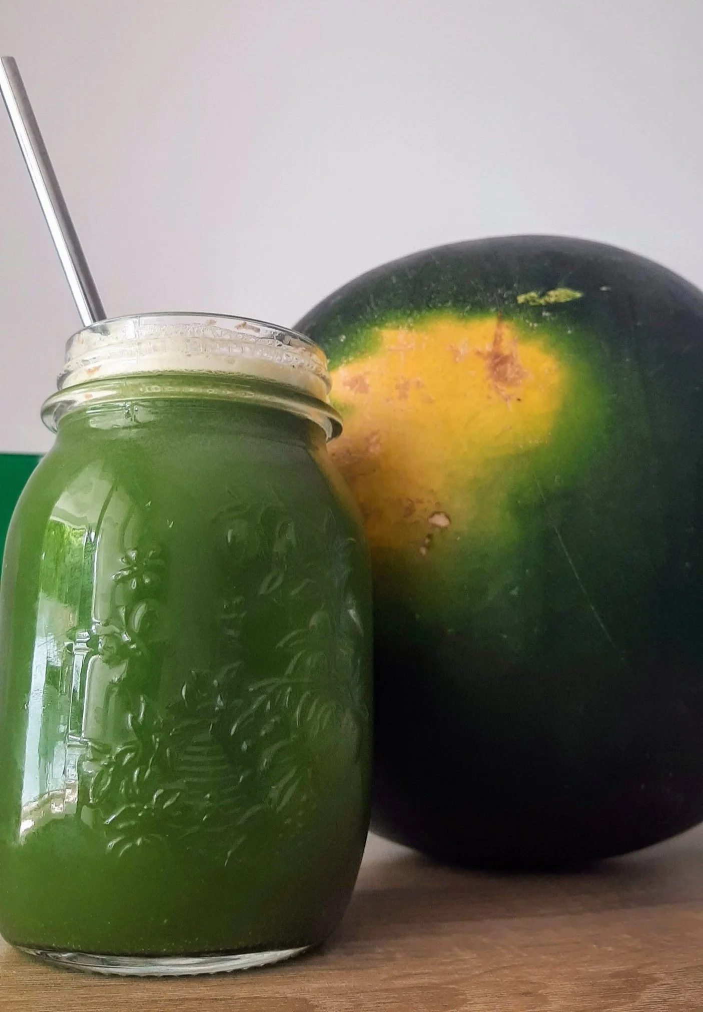 Jus vert estival à la peau de pastèque